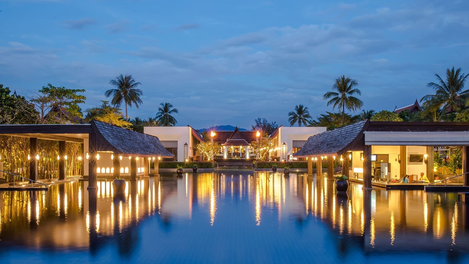 bars-infinity-pool-bar