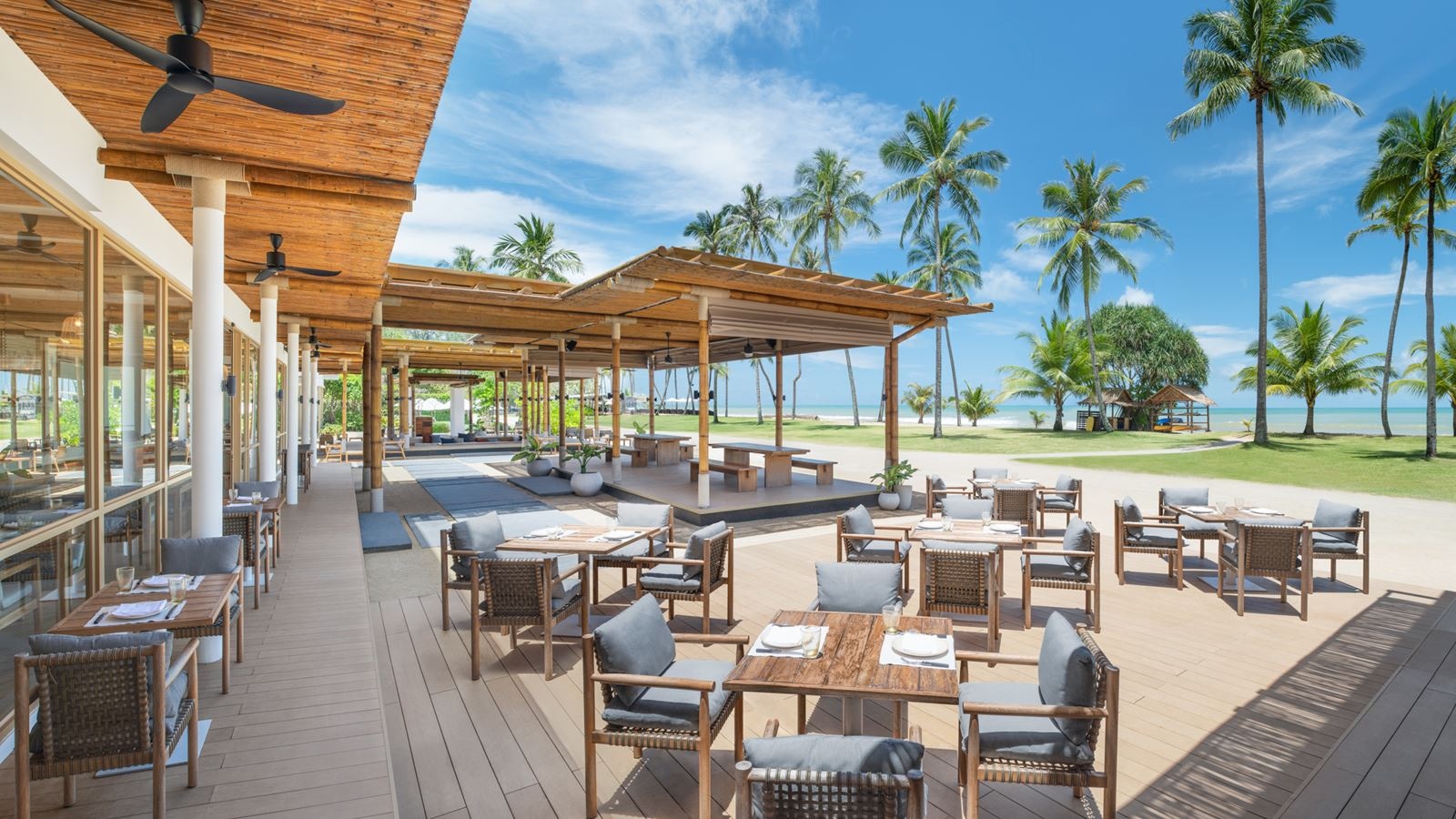 restaurants-drift-beach-bar--grill--mediterranean-restuarant