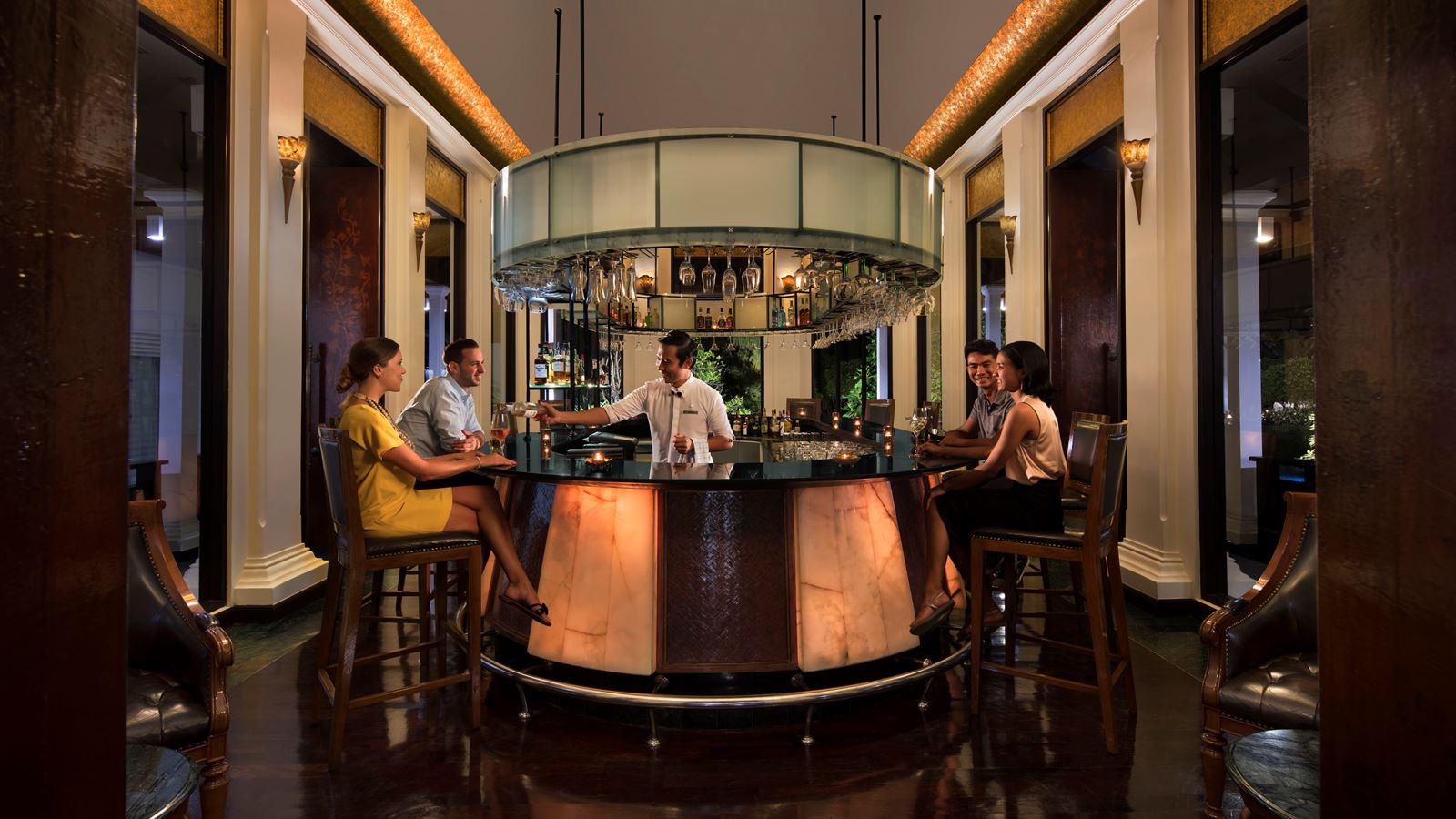 bars-czar-lobby-bar