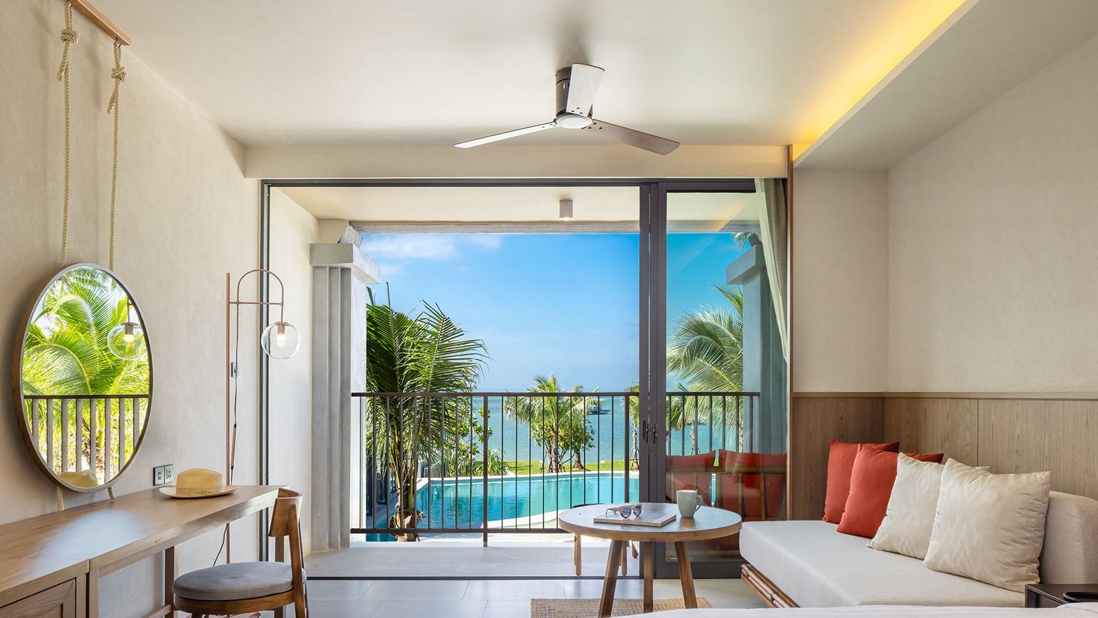 rooms-deluxe-seaview