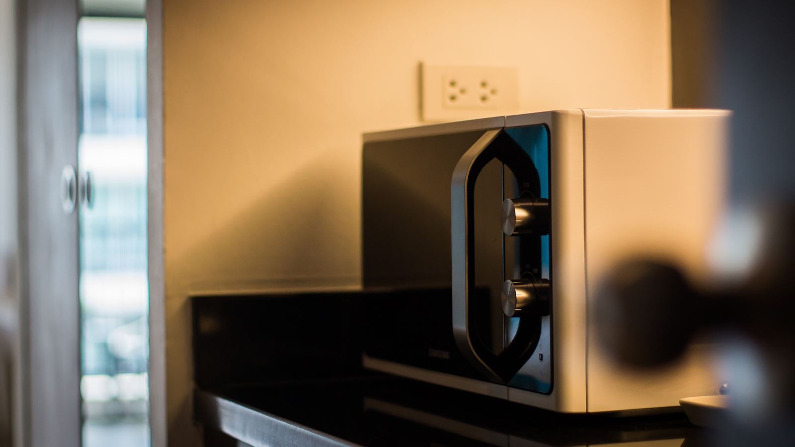 rooms-deluxe-premier-pool-view