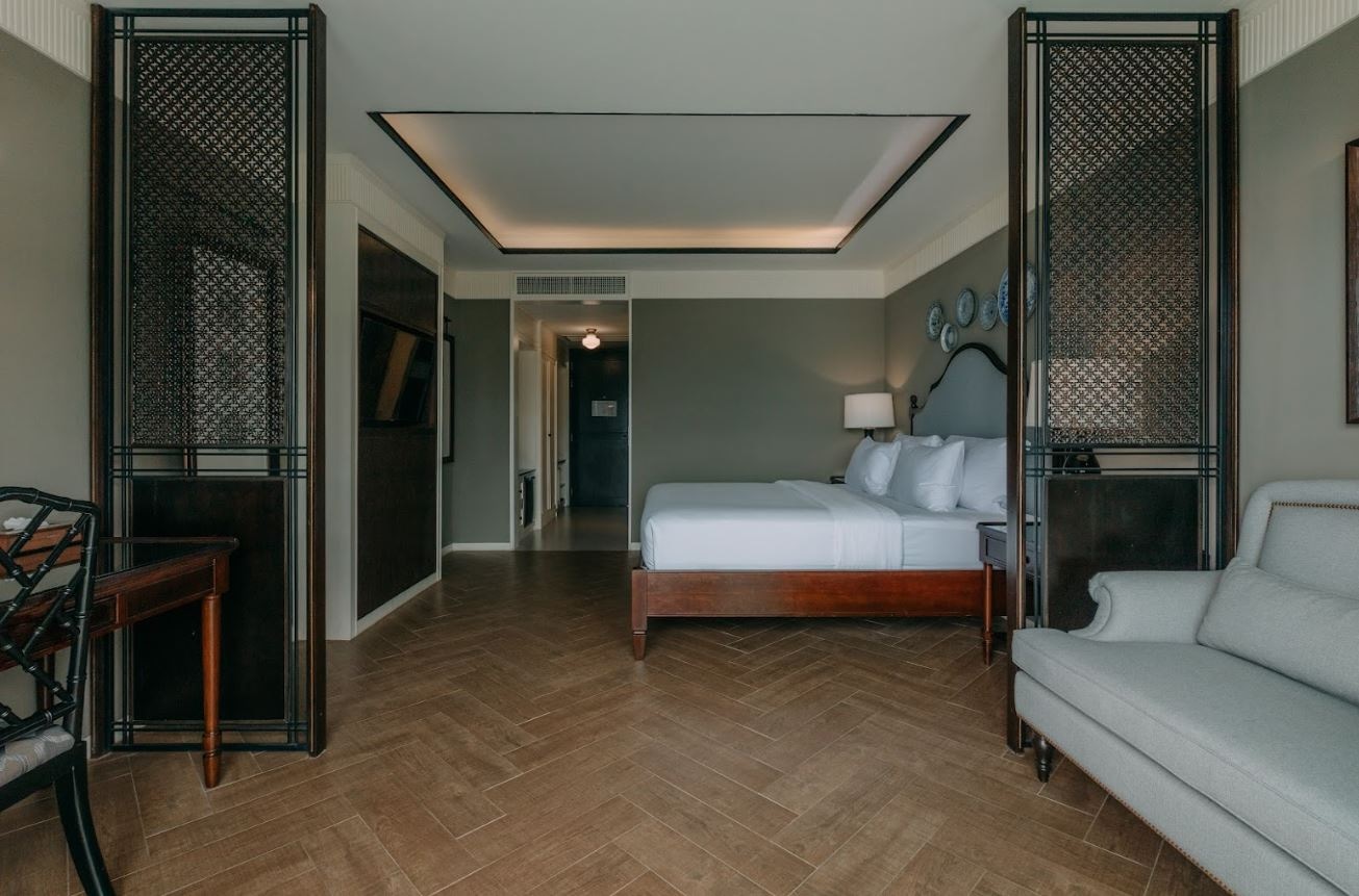 rooms-deluxe-pool-view