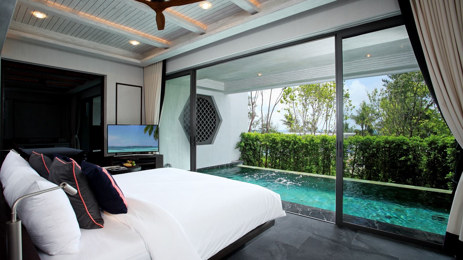 rooms-baba-pool-suite