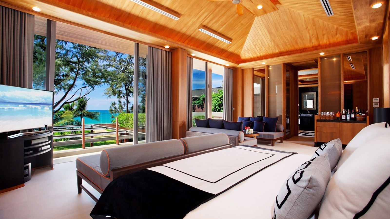 rooms-five-bedroom-beach-front--pool-villa