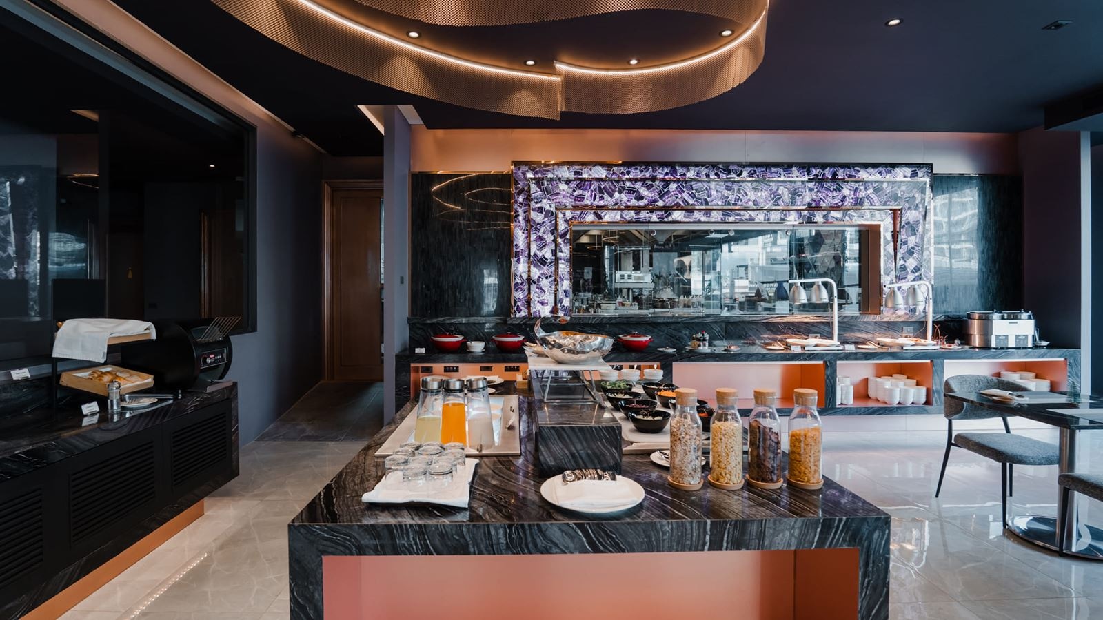 restaurants-zircon-restaurant