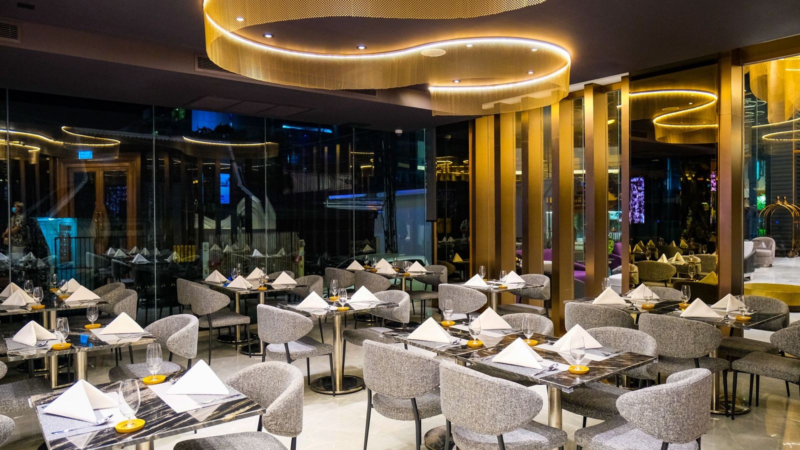 restaurants-zircon-restaurant