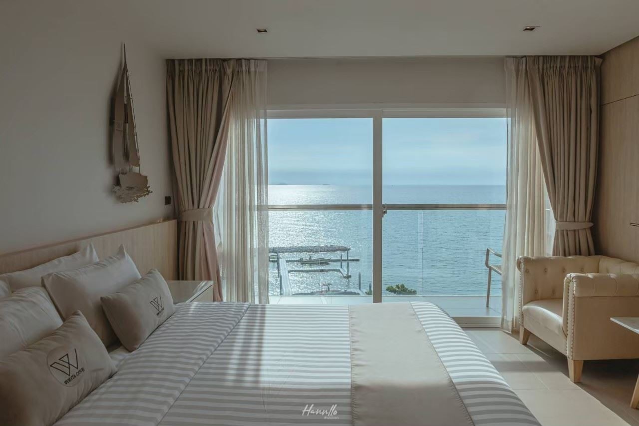 rooms-deluxe-double-seaview