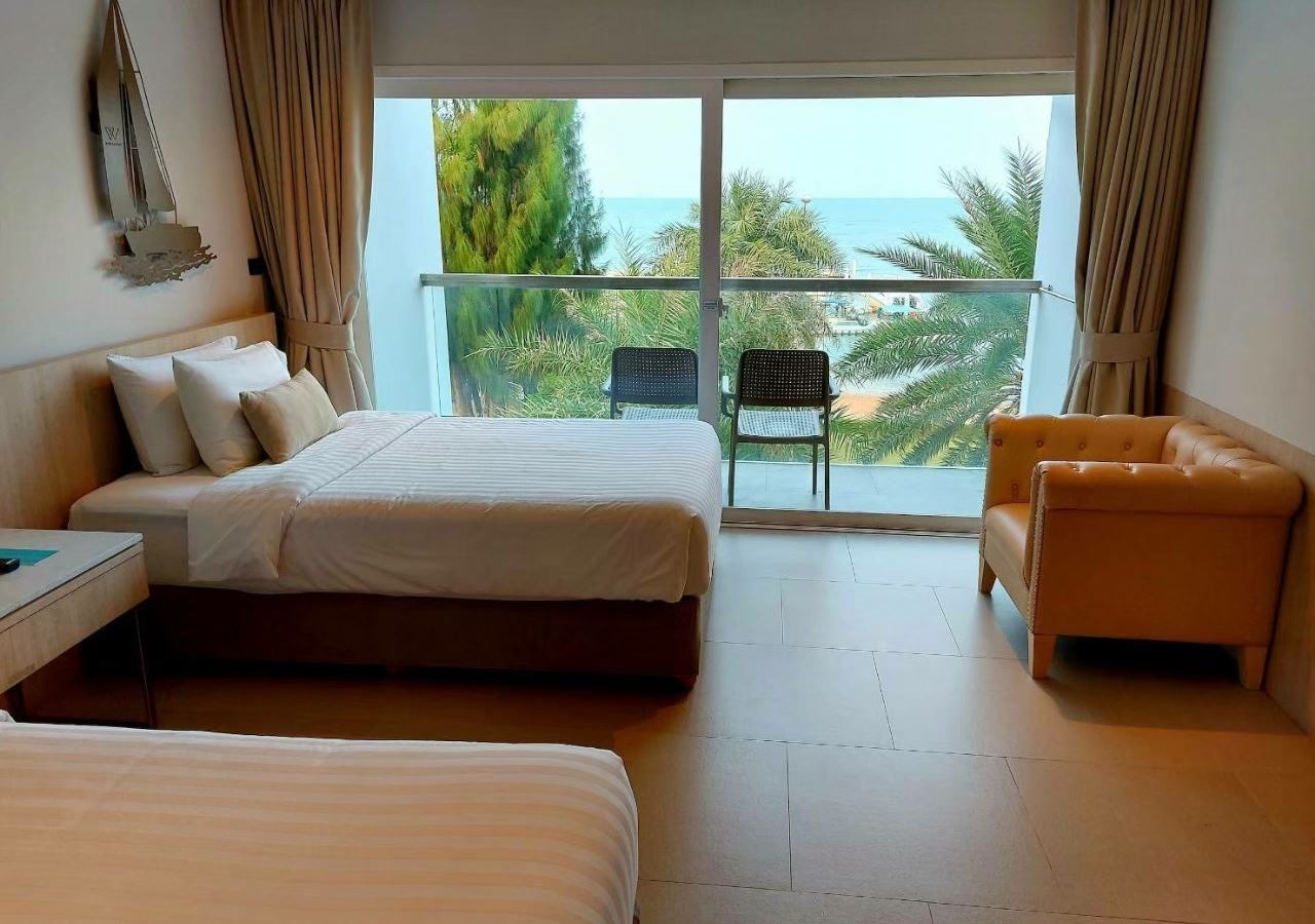 rooms-deluxe-twin-garden-pool-view