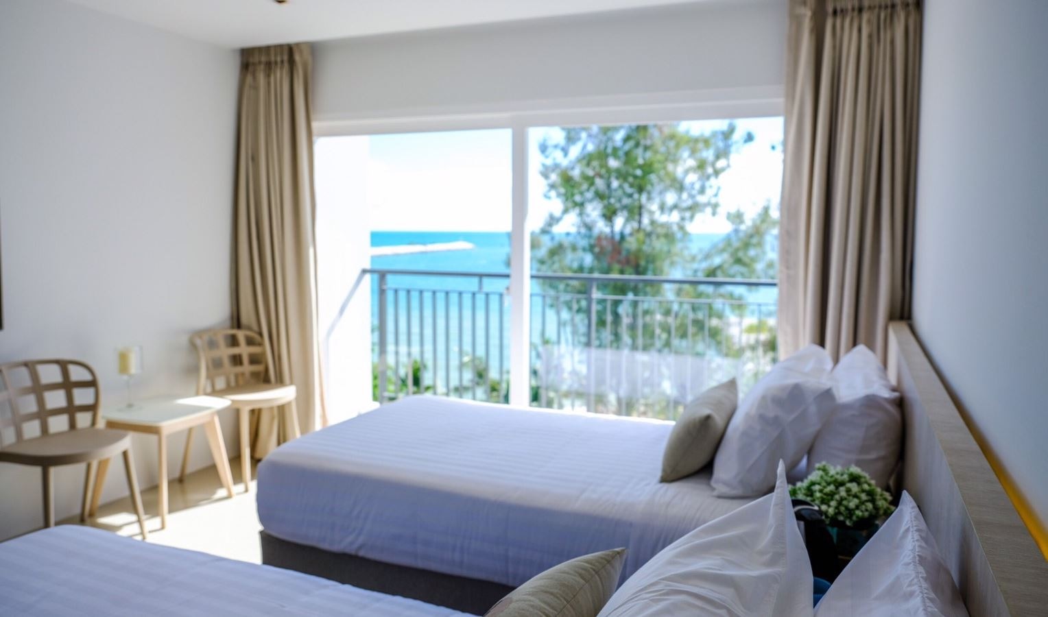 rooms-superior-twin-seaview