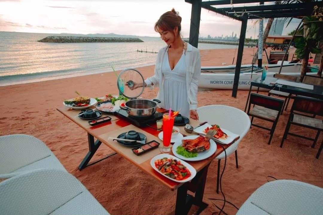 restaurants-the-bistro-beach-sea-bird