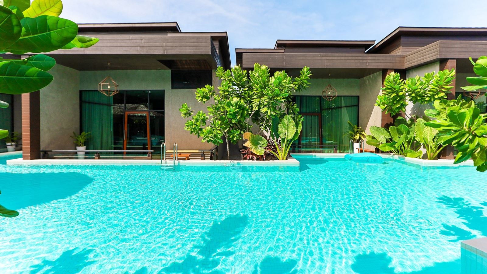 rooms-deluxe-pool-villas-with-pool-access