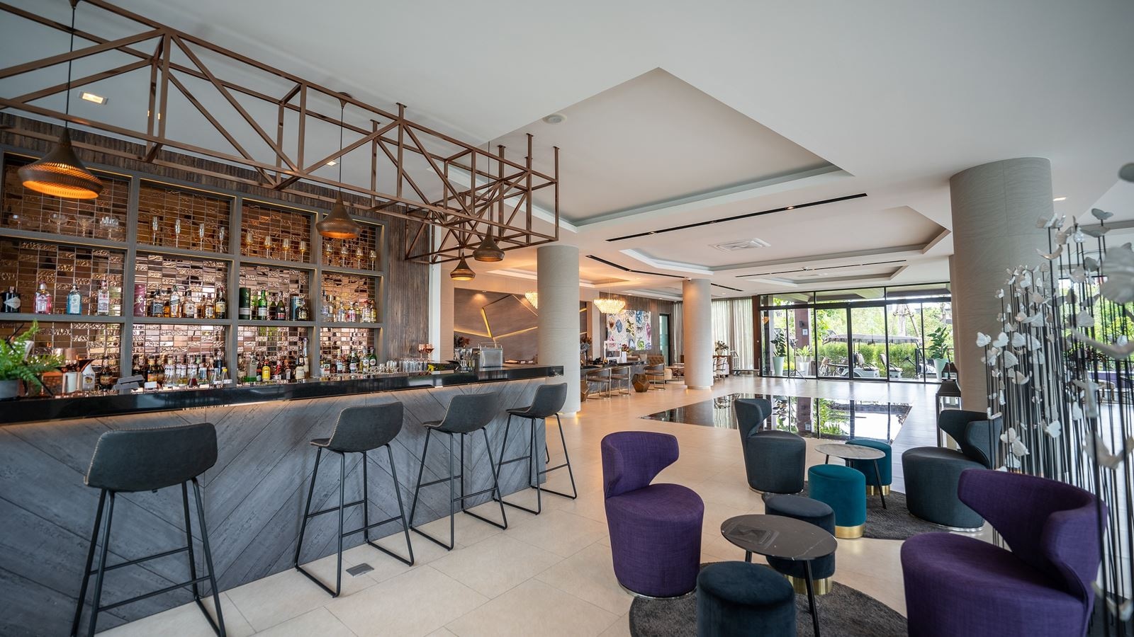 bars-topazzio-lobby-bar