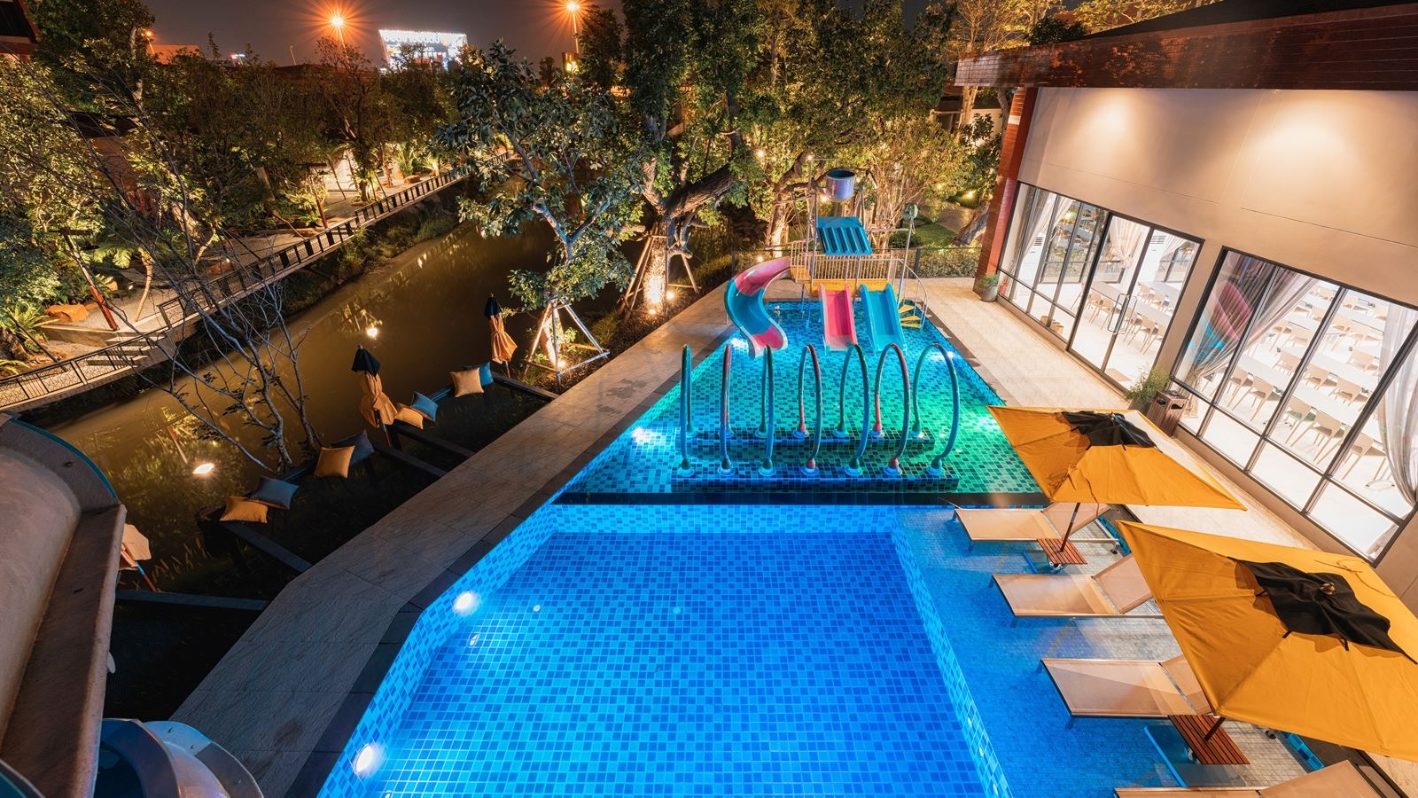 pools-outdoor-childrens-pool