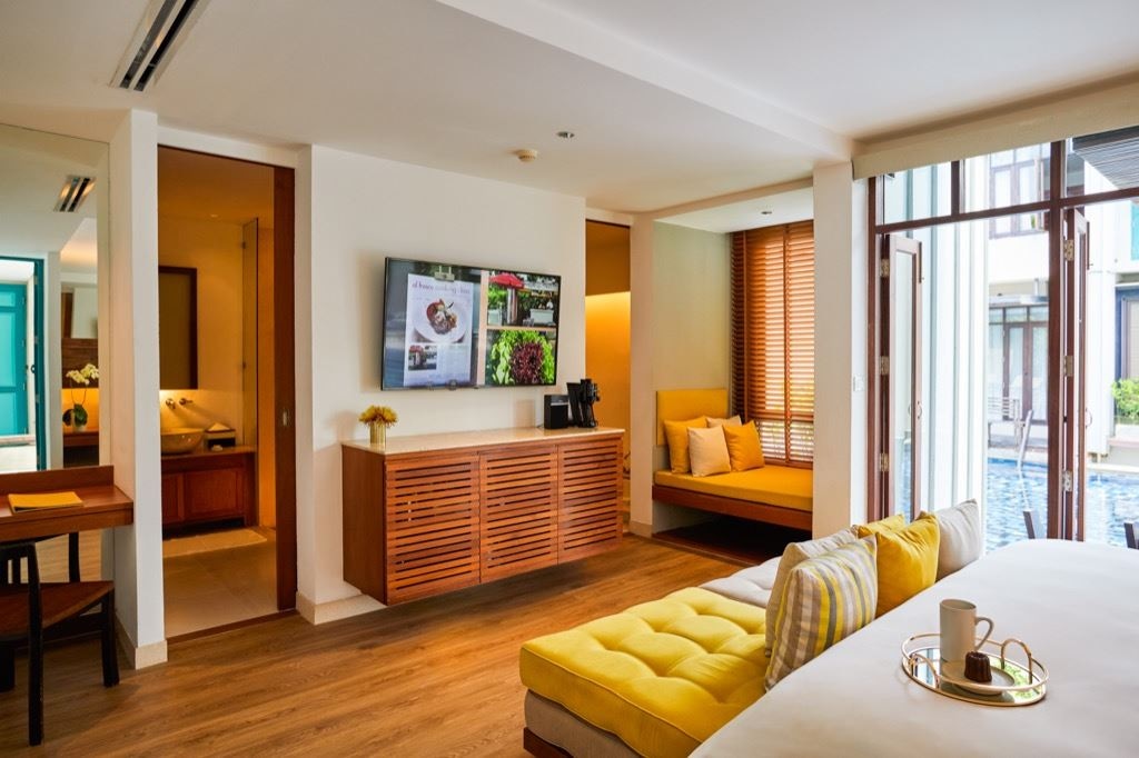 rooms-pool-access-lazzzzz-suite-with-zluxe-club