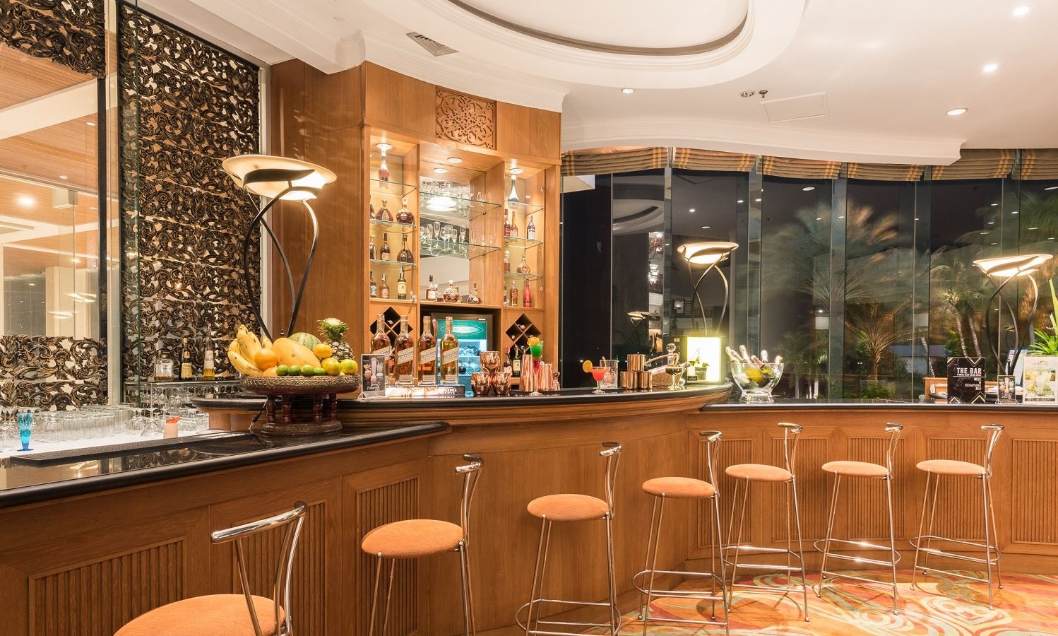 bars-the-bar-at-grand-hotel