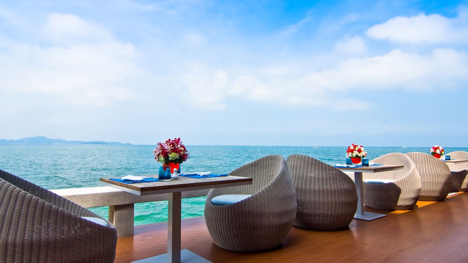 restaurants-breezeo--be-yourself-dining