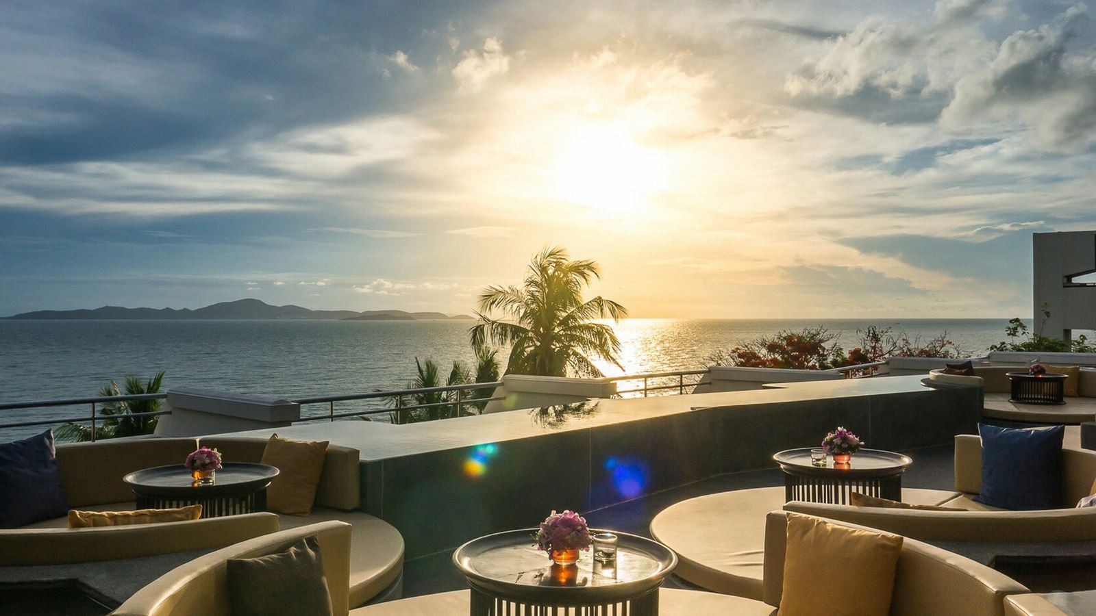 bars-sunset-terrace-lobby-and-bar