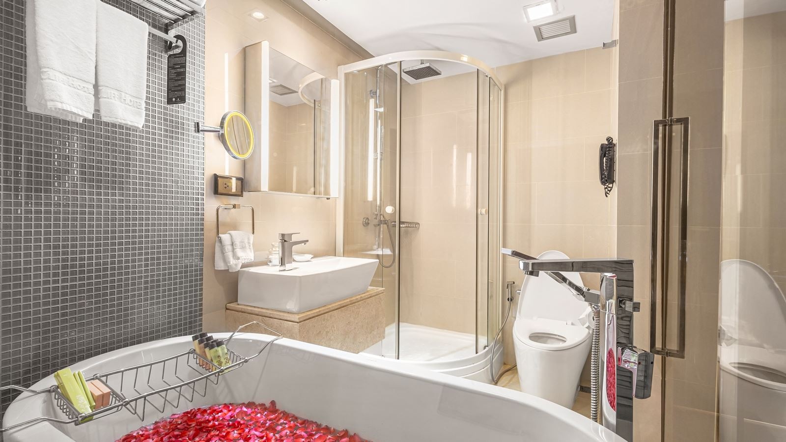 rooms-honeymoon-deluxe