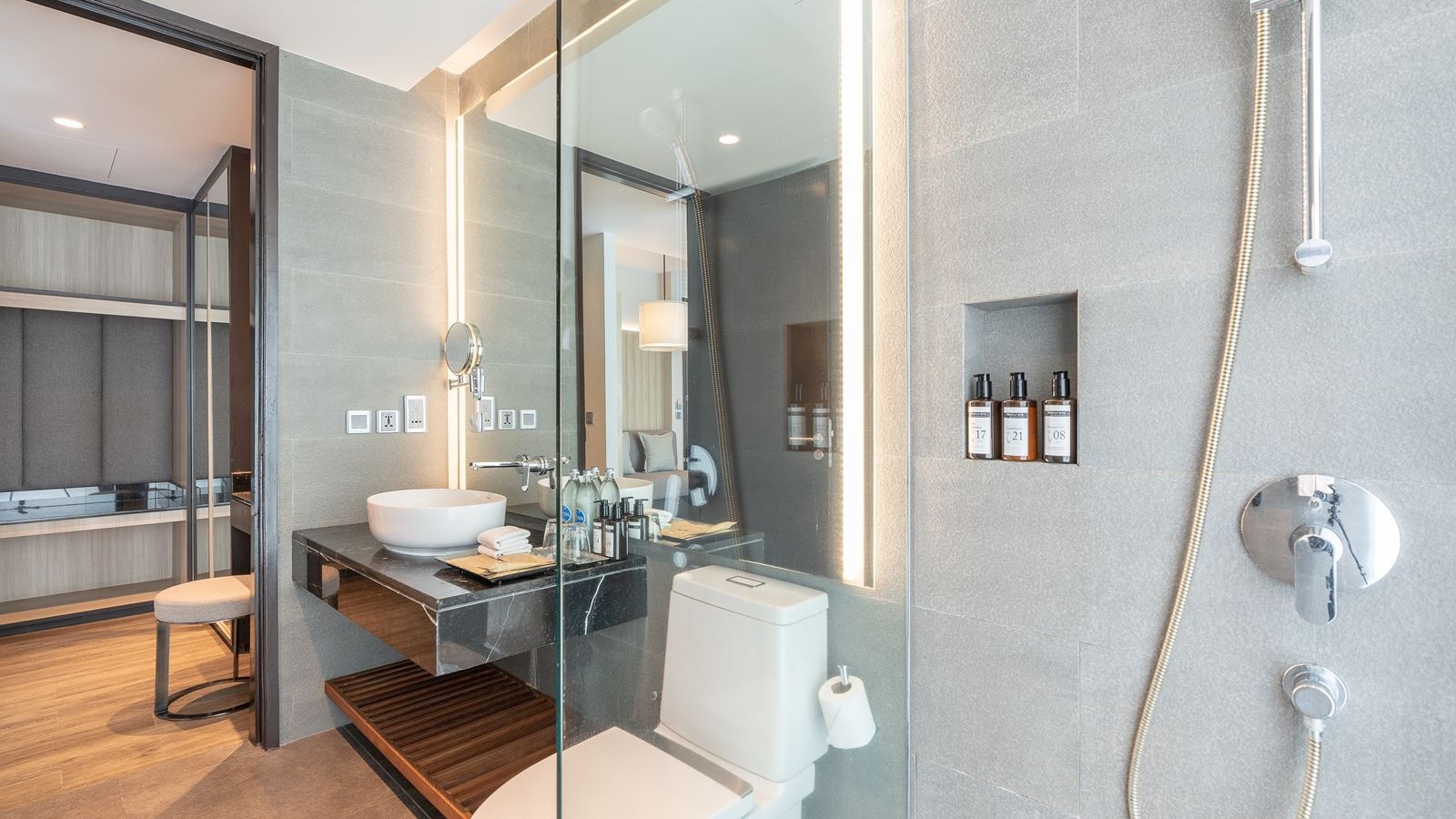 rooms-family-seaview