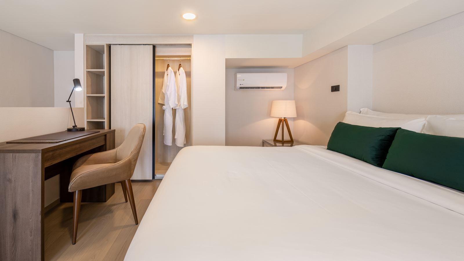 rooms-one-bedroom-duplex-suite-queen