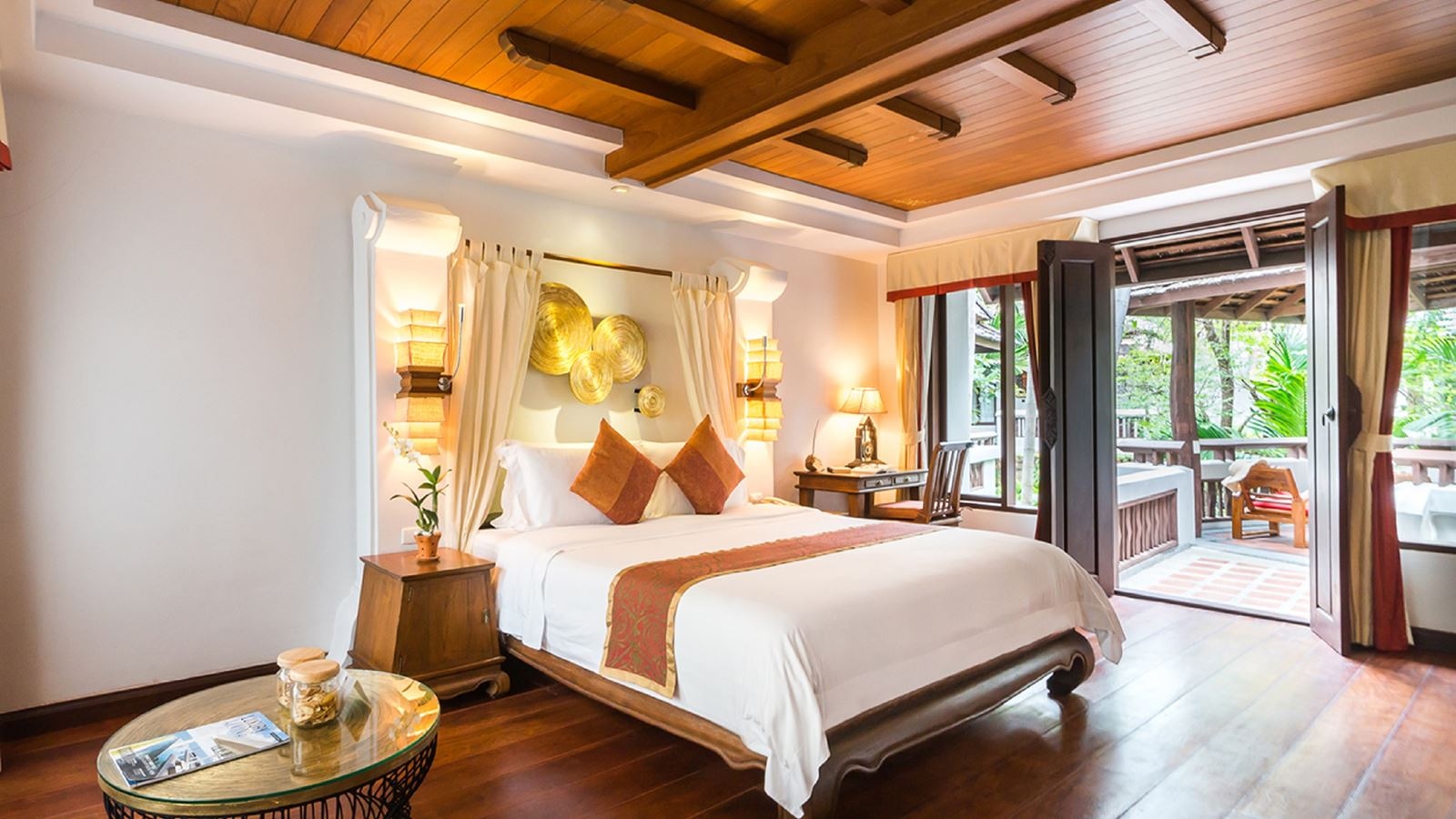 rooms-grand-deluxe-suite-garden-view