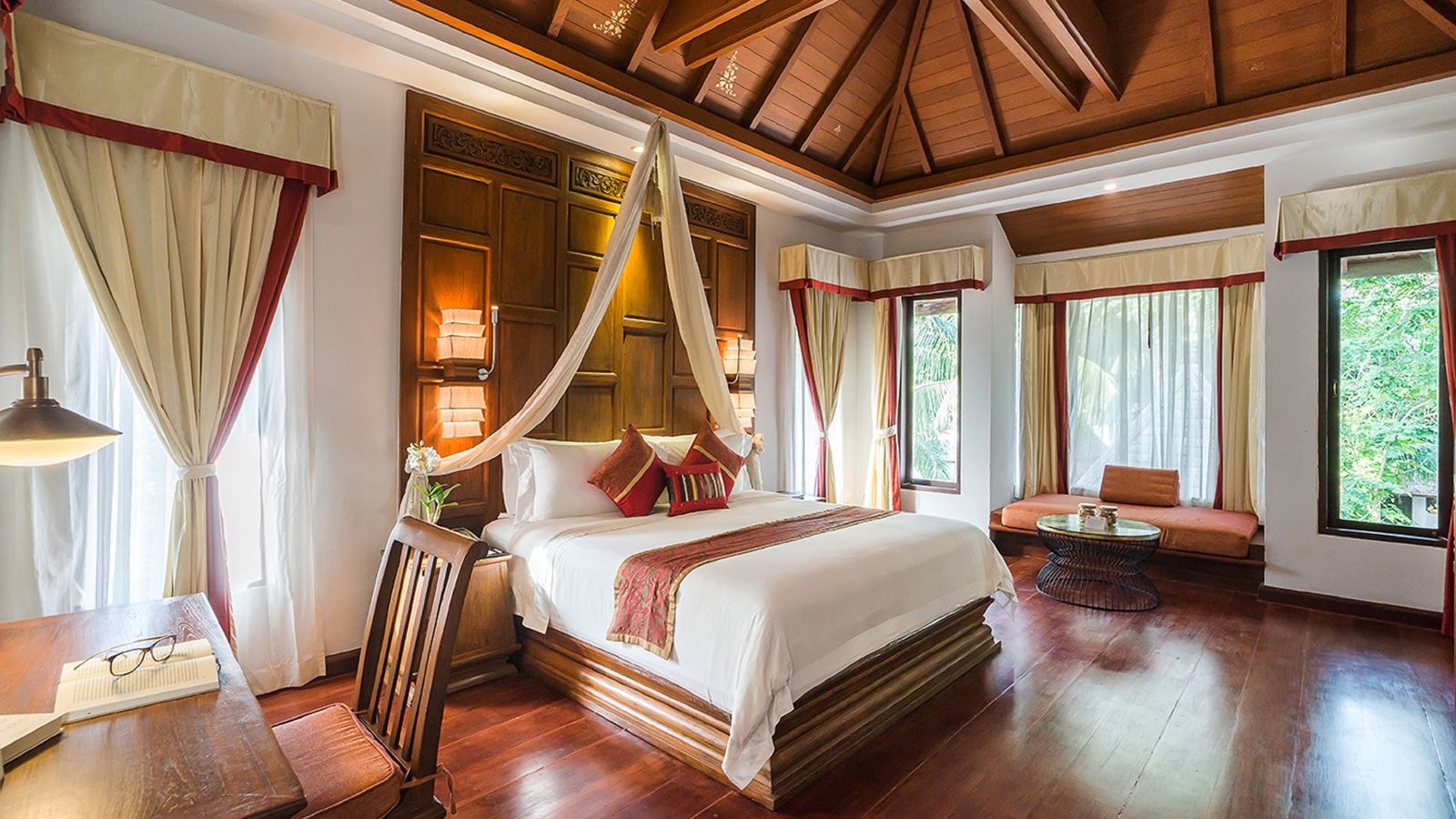 rooms-royal-suite-sea-view