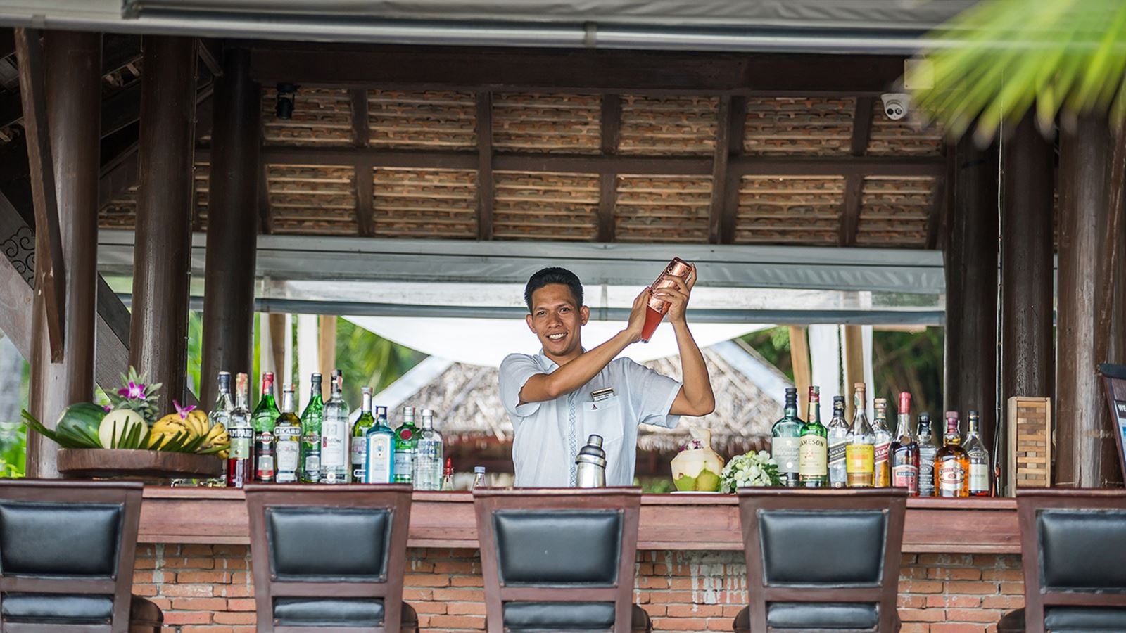 bars-lare-lae-beach-bar