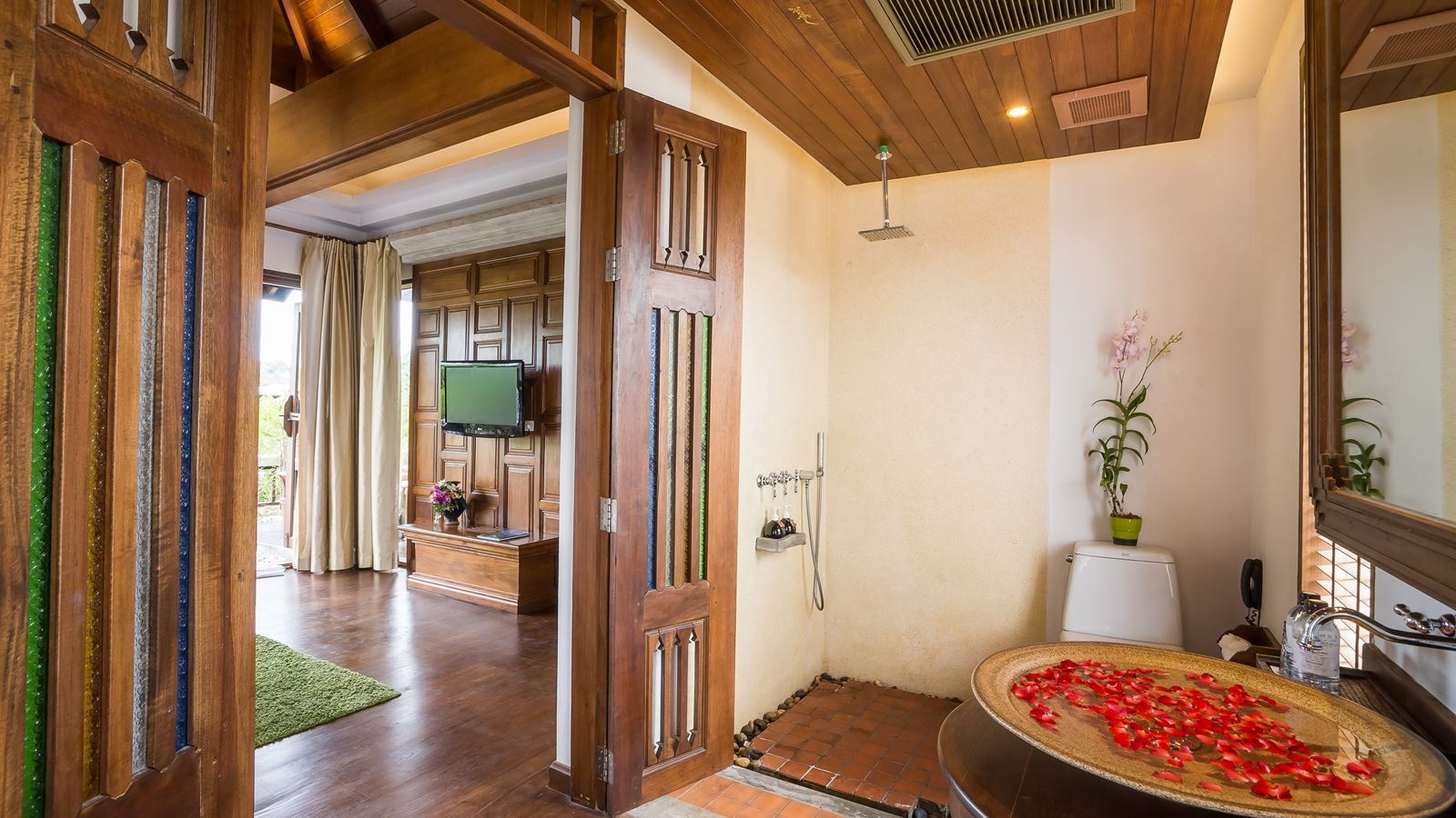 rooms-family-pool-villa-garden-view