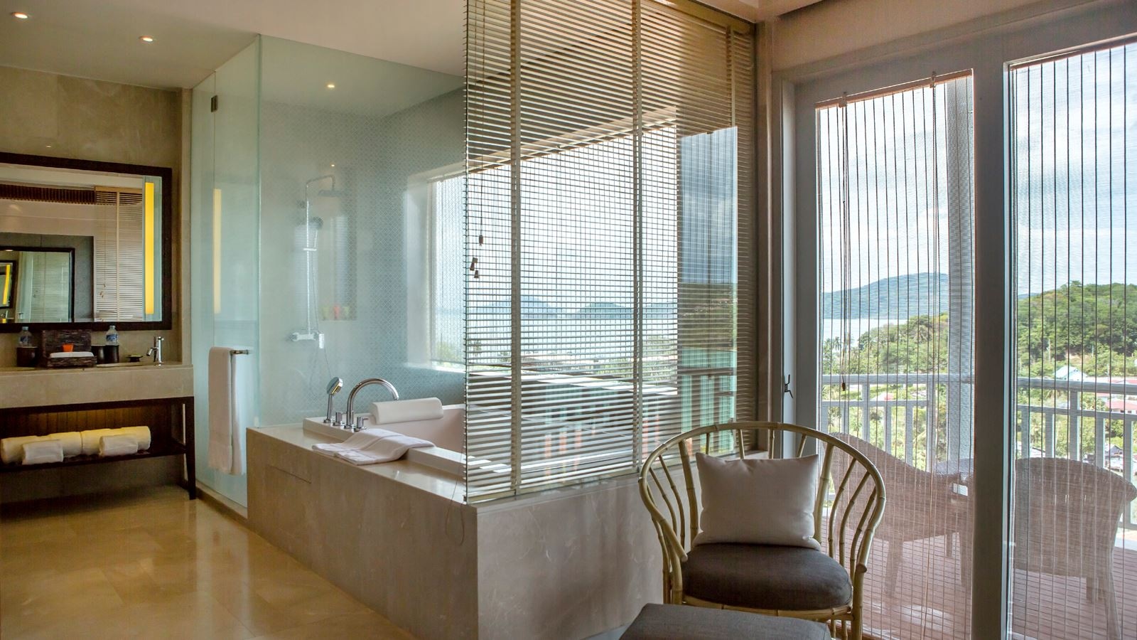 rooms-cape-panwa-suite