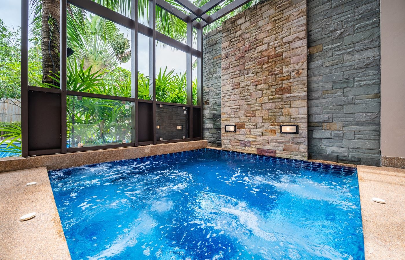 rooms-coco-pool-suite