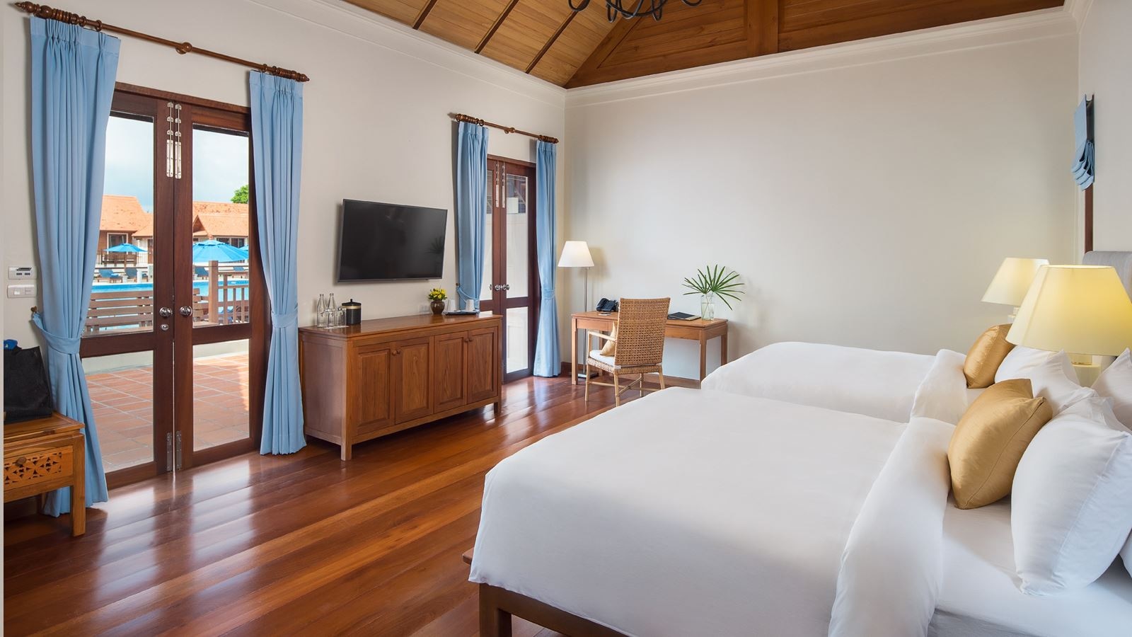 rooms-villa-pool-view