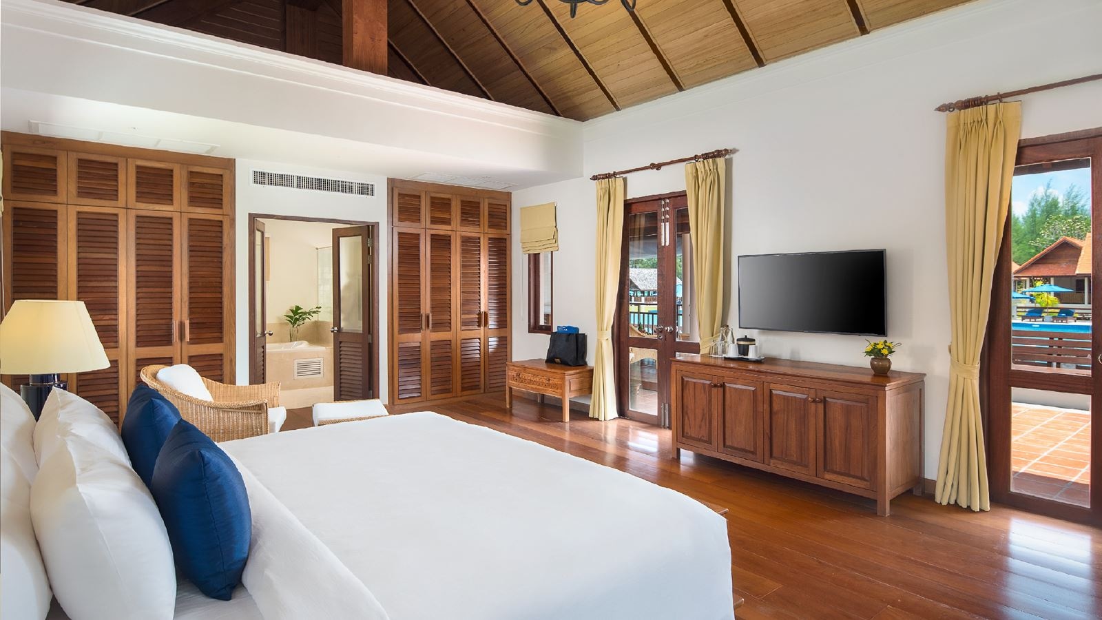 rooms-honeymoon-villa-beachfront