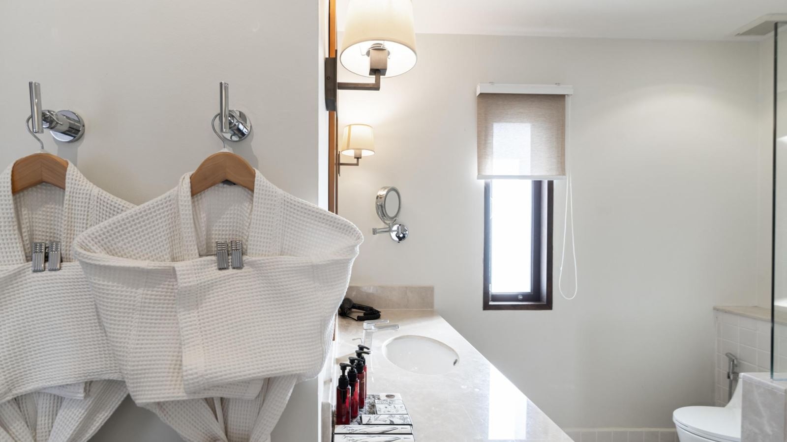 rooms-honeymoon-villa-beachfront