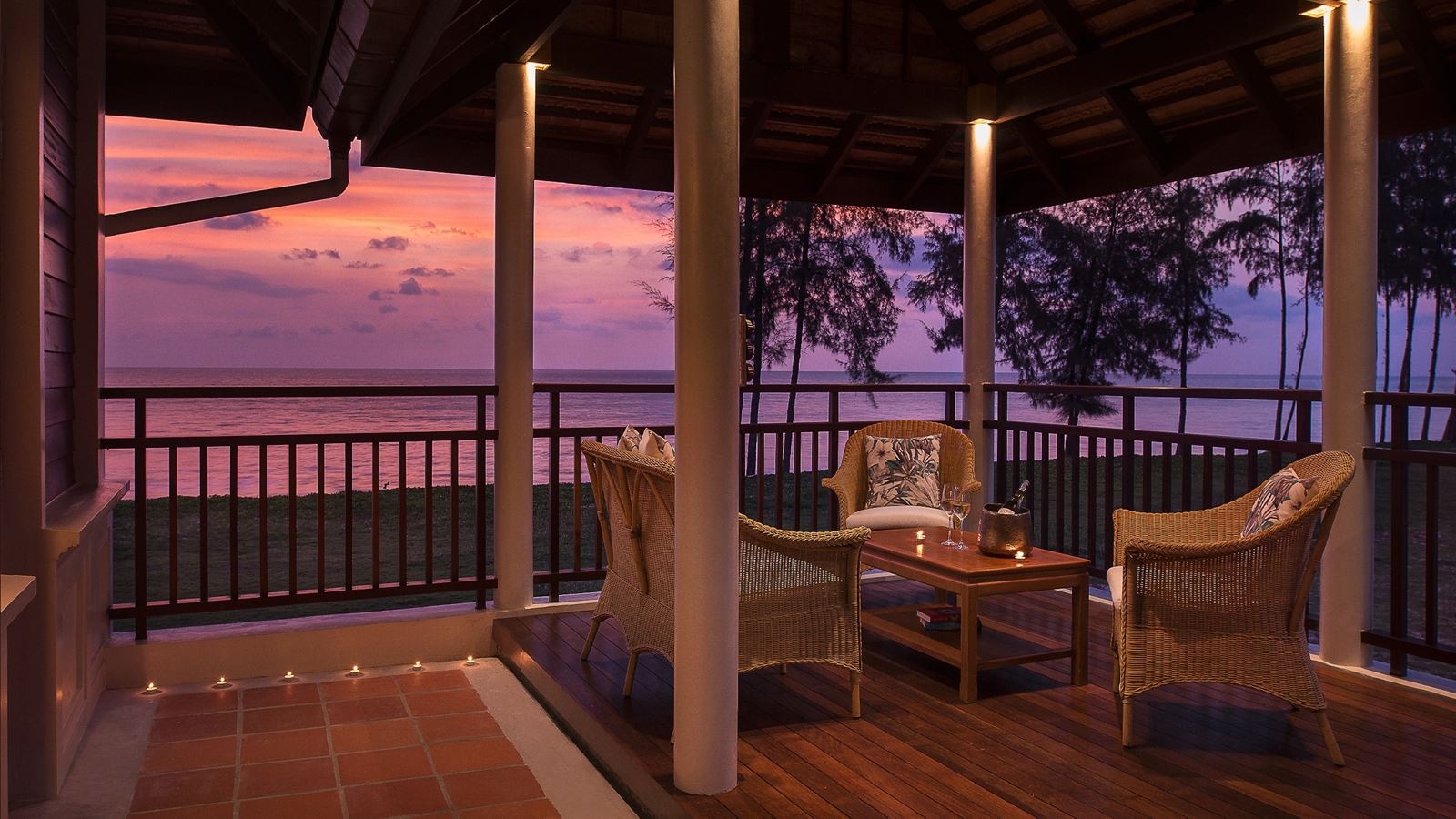 rooms-honeymoon-villa-beachfront