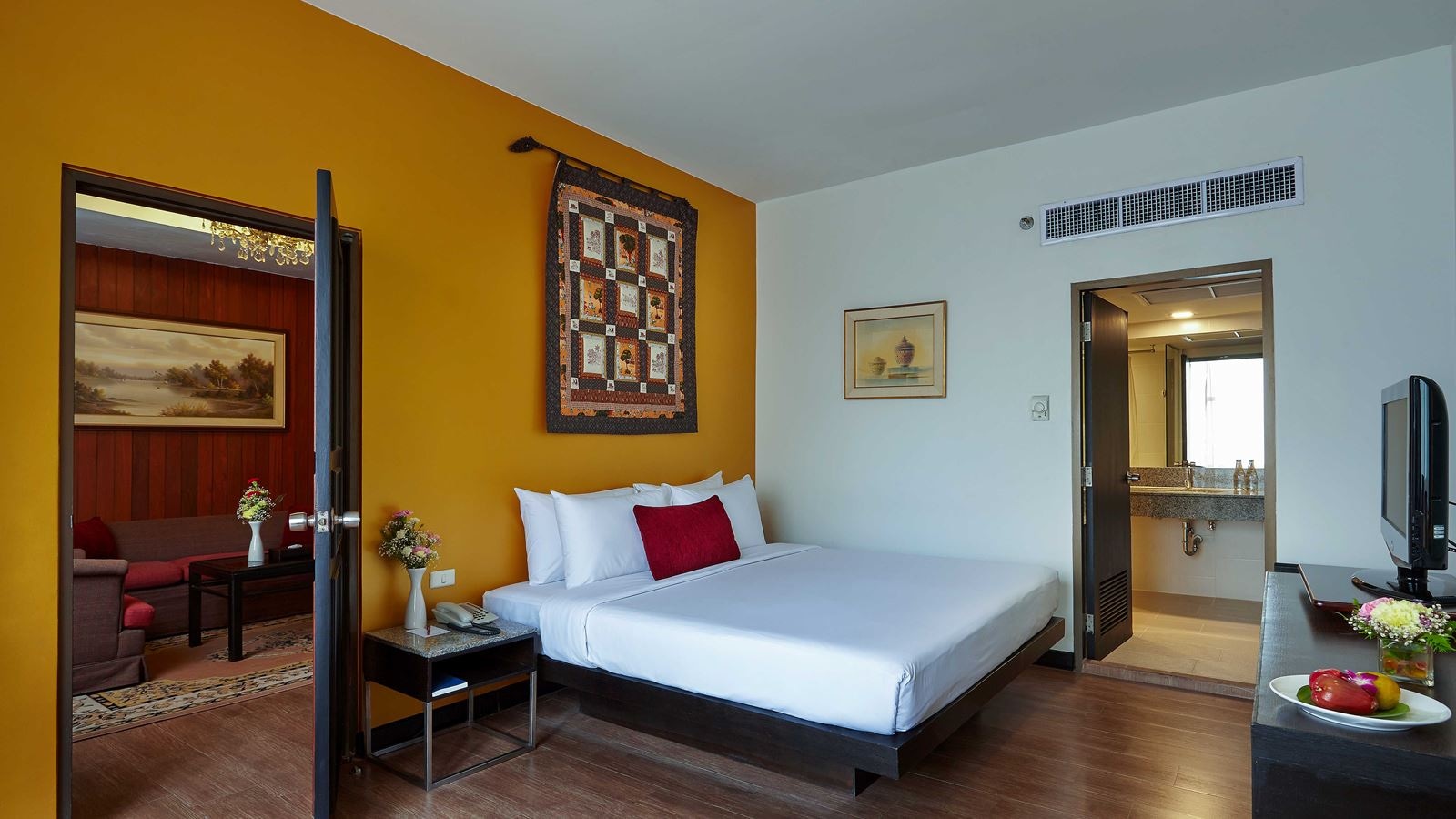 rooms-amtel-suite-main-wing