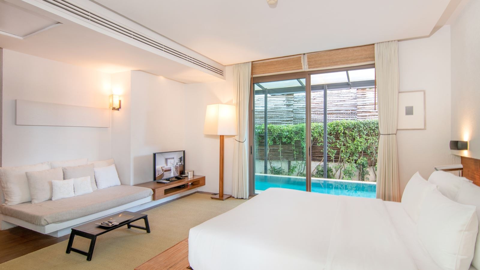 rooms-oceanbed-pool-villa