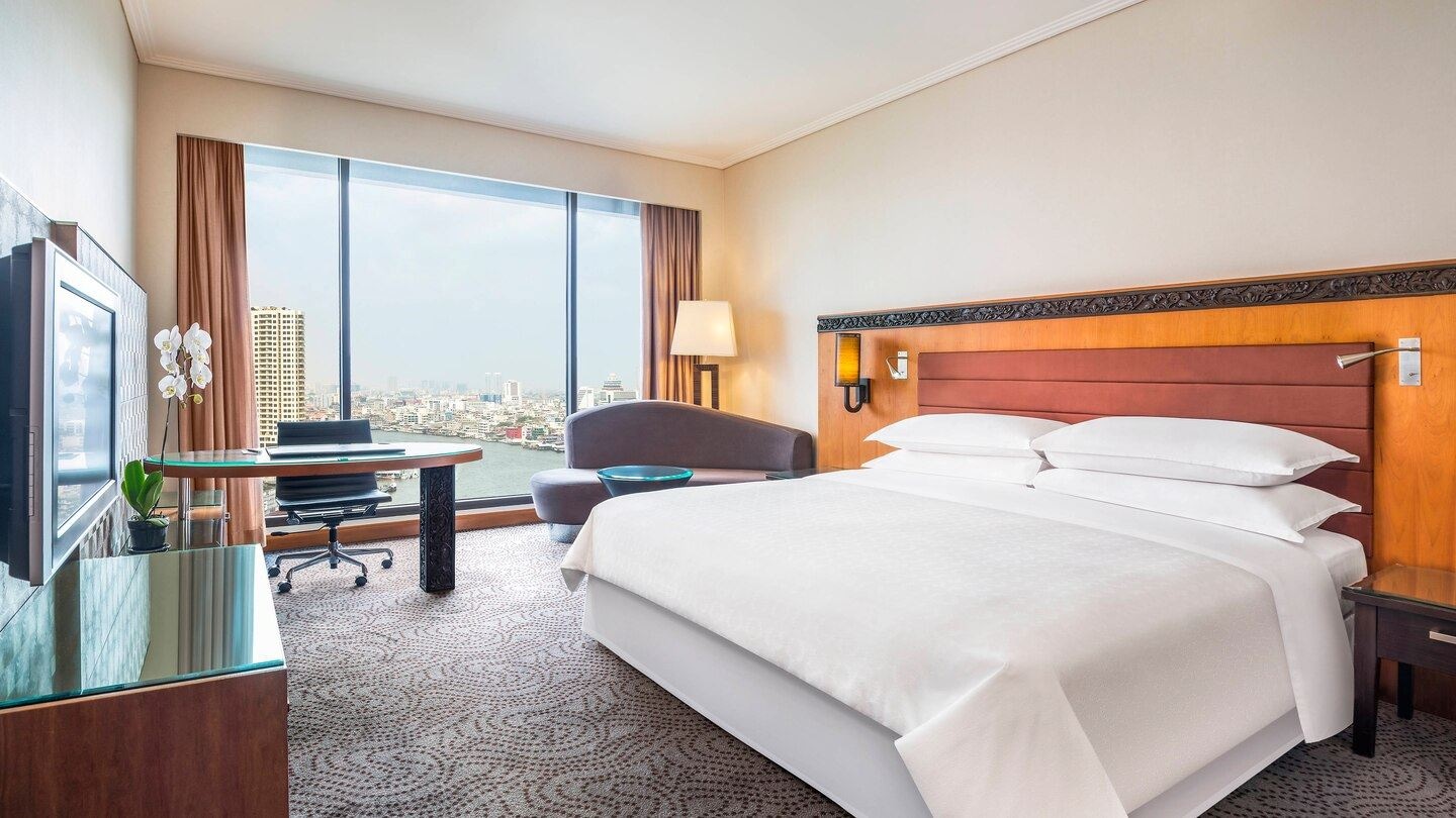 rooms-club-deluxe-riverview-room