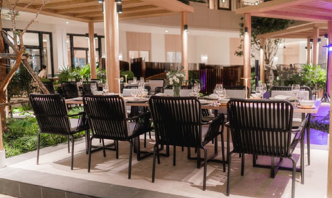 restaurants-beast--butterflies