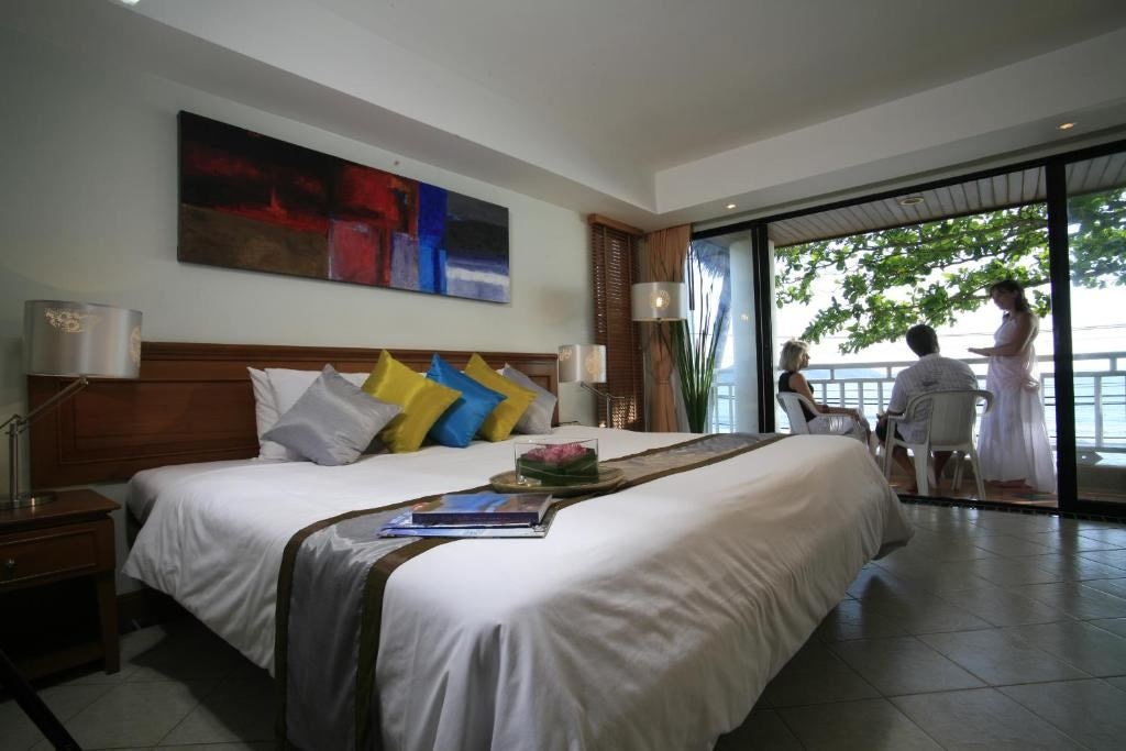 rooms-deluxe-seaview