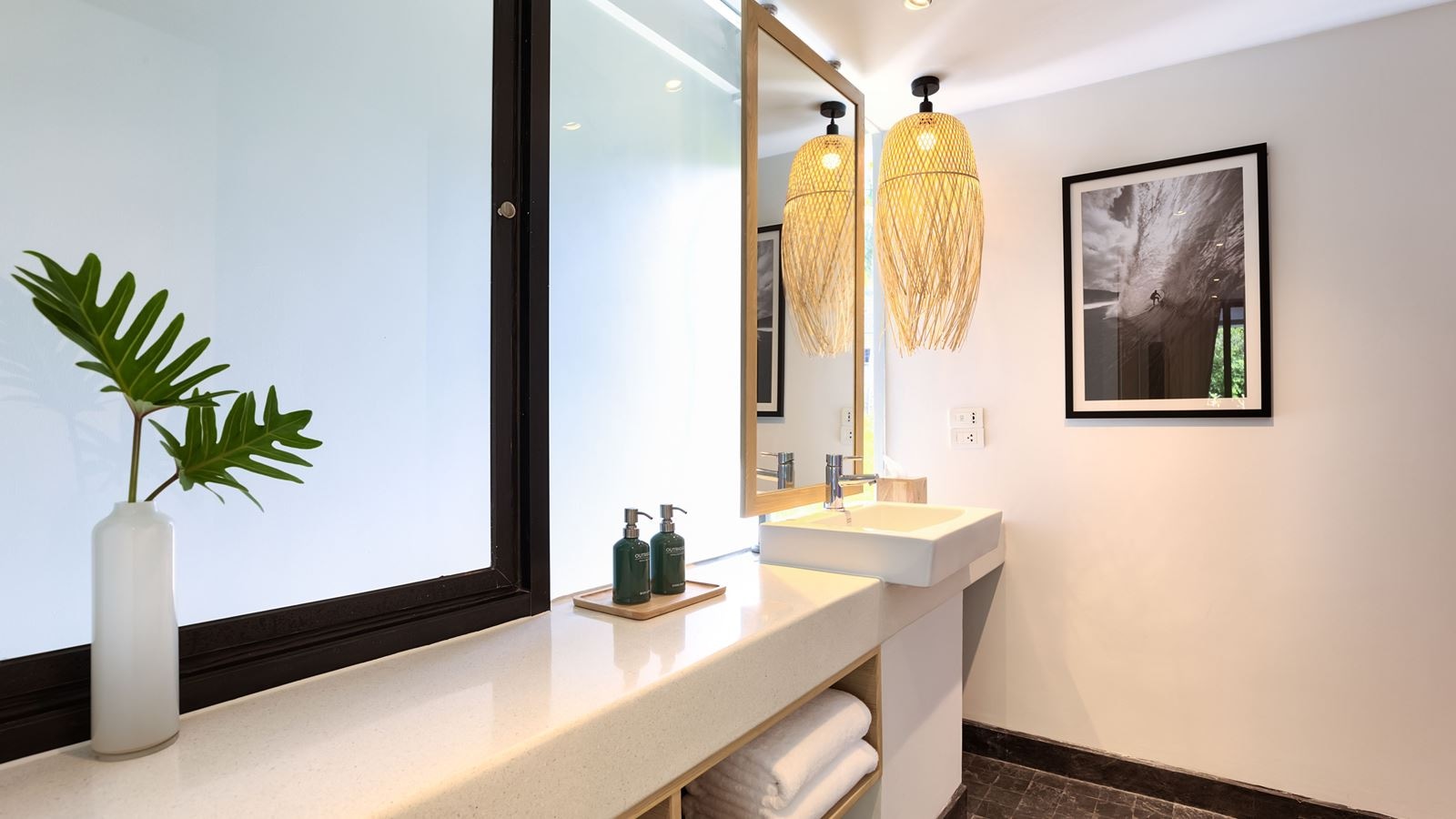 rooms-surin-studio-balcony