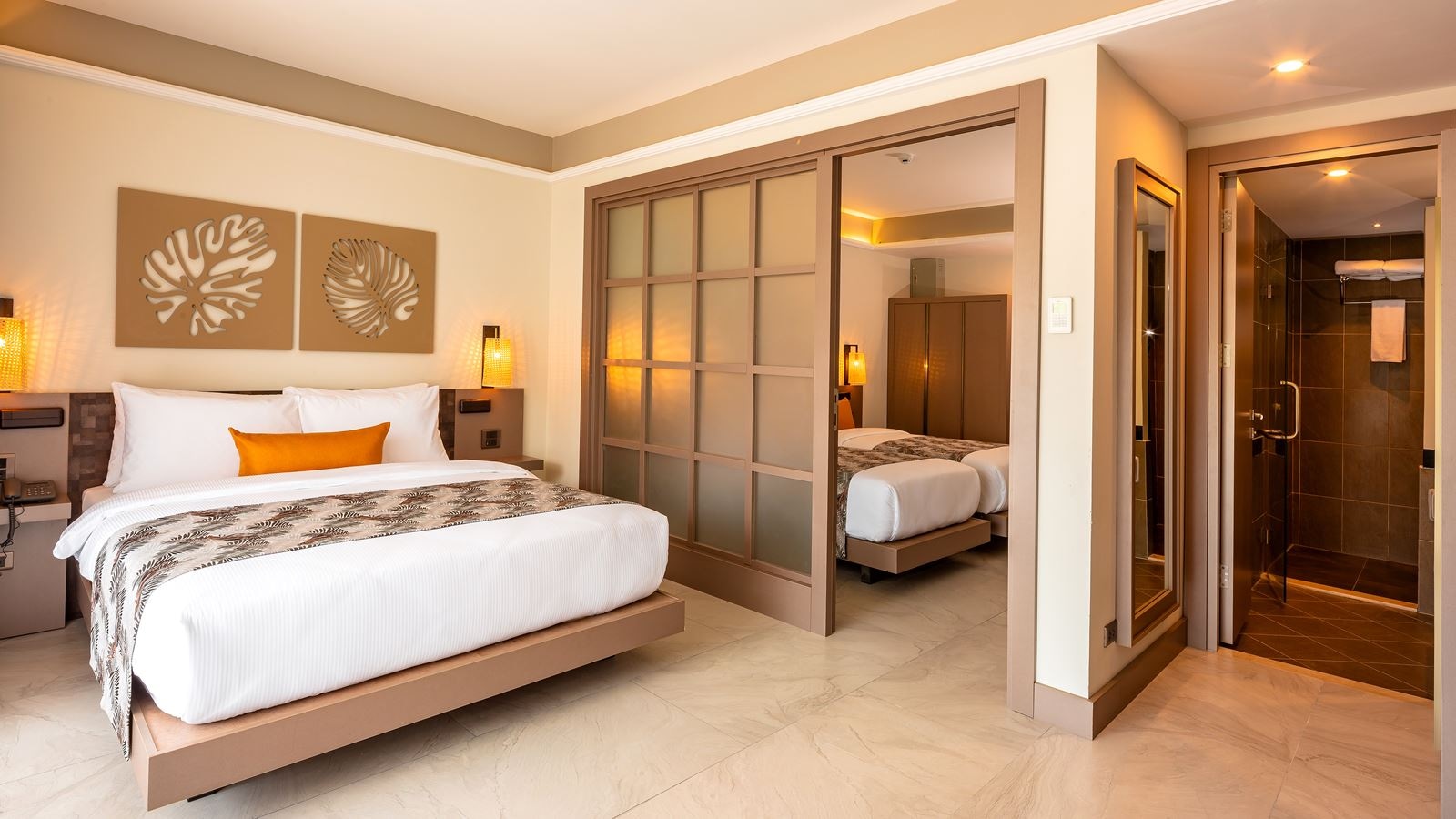 rooms-family-deluxe-room