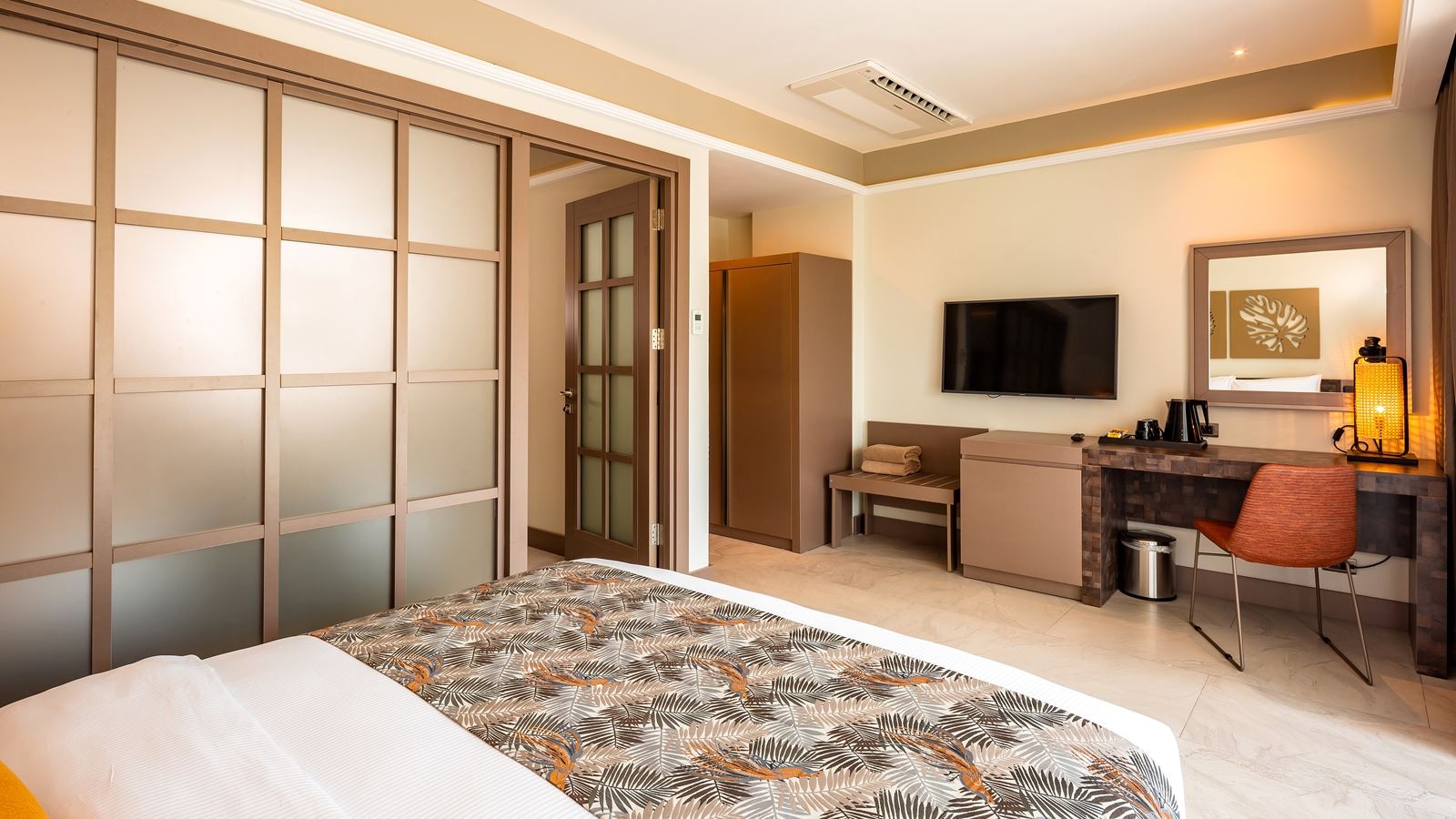 rooms-family-deluxe-room