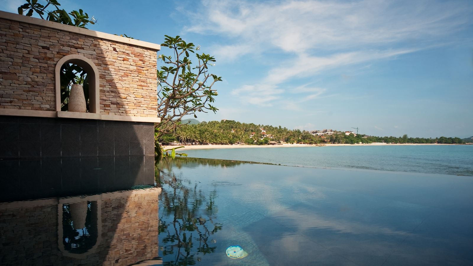 rooms-sea-front-pool-villa