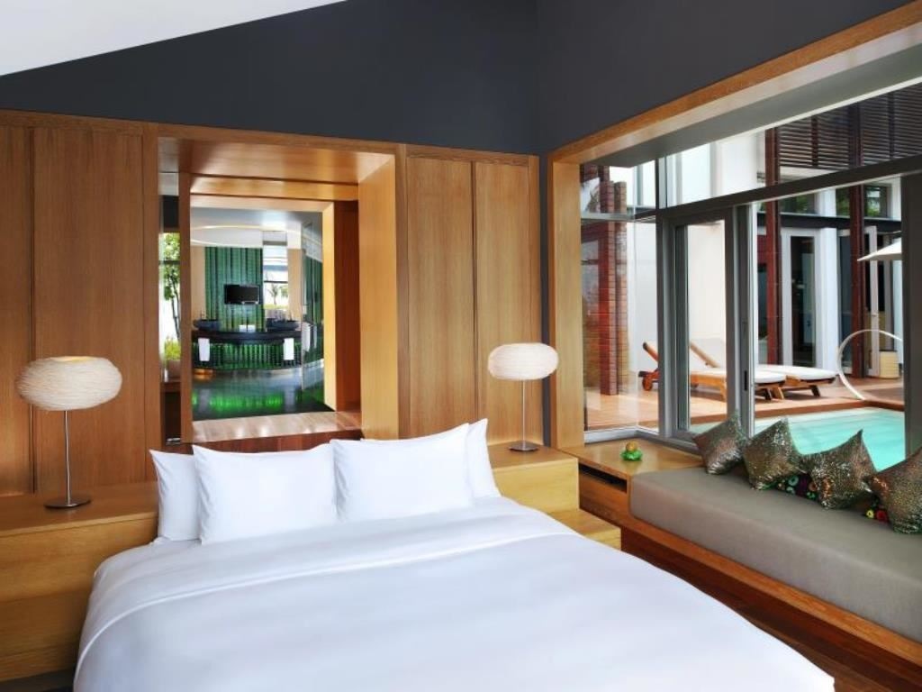 rooms-wow-jungle-oasis