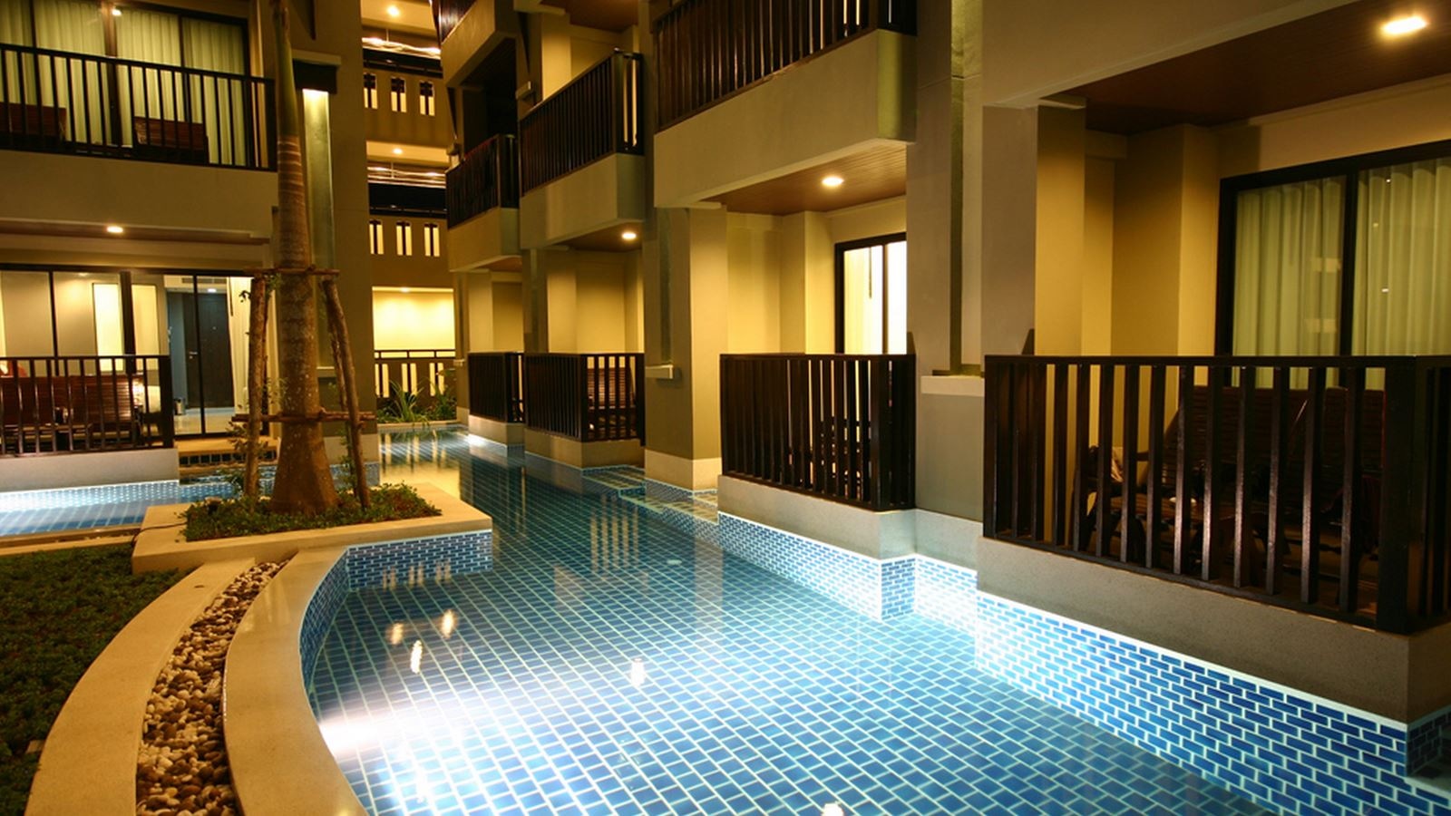 rooms-deluxe-pool-access