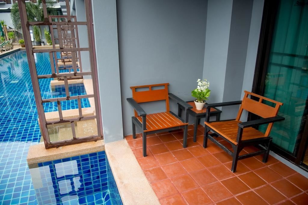 rooms-deluxe-pool-access