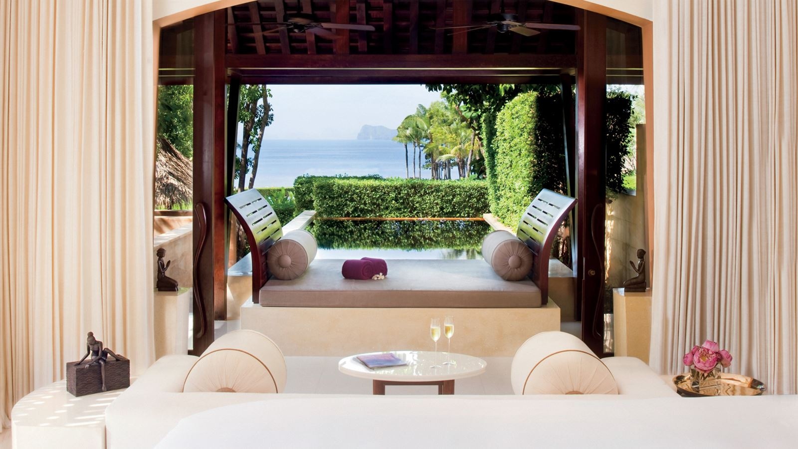 rooms-reserve-pool-villa-sea-view