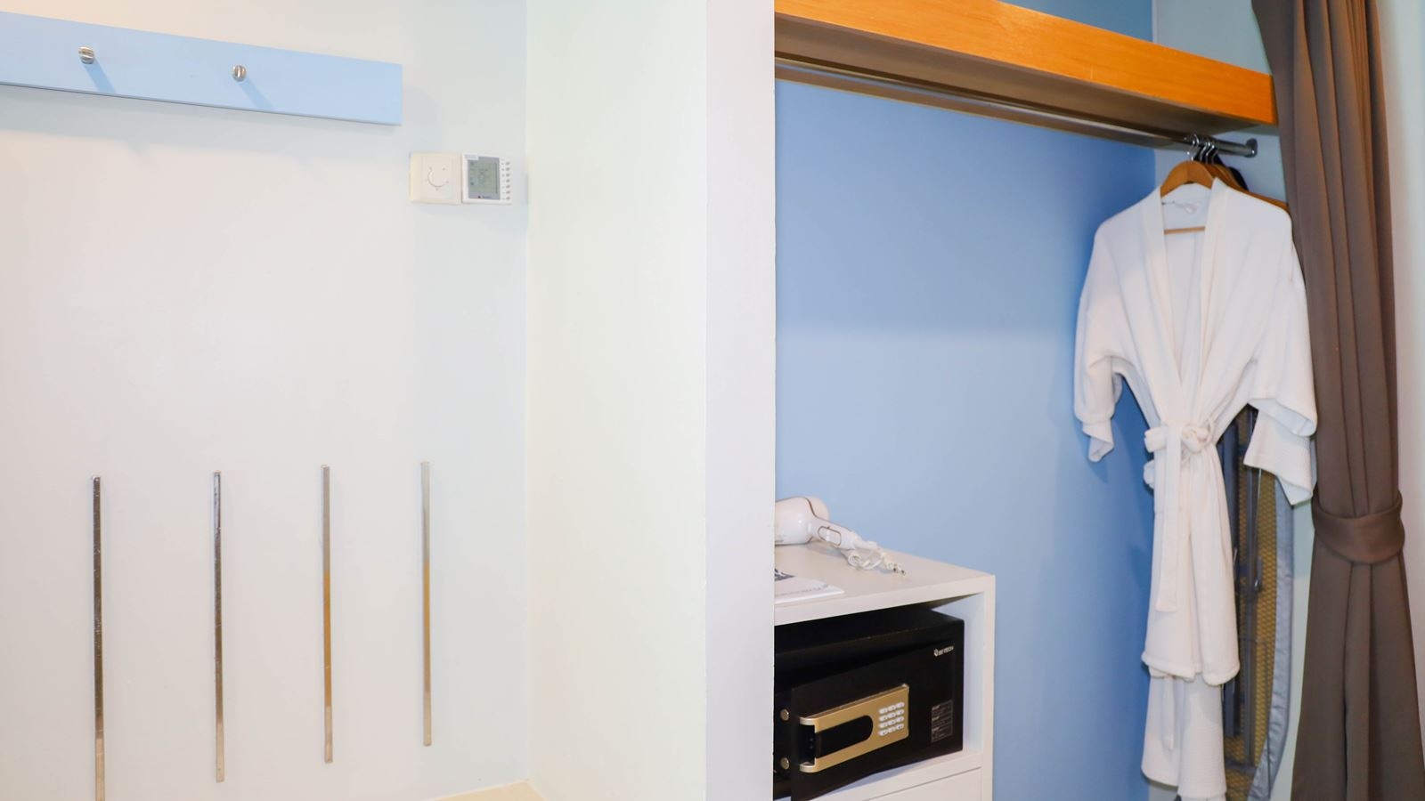 rooms-family-pool-access-room