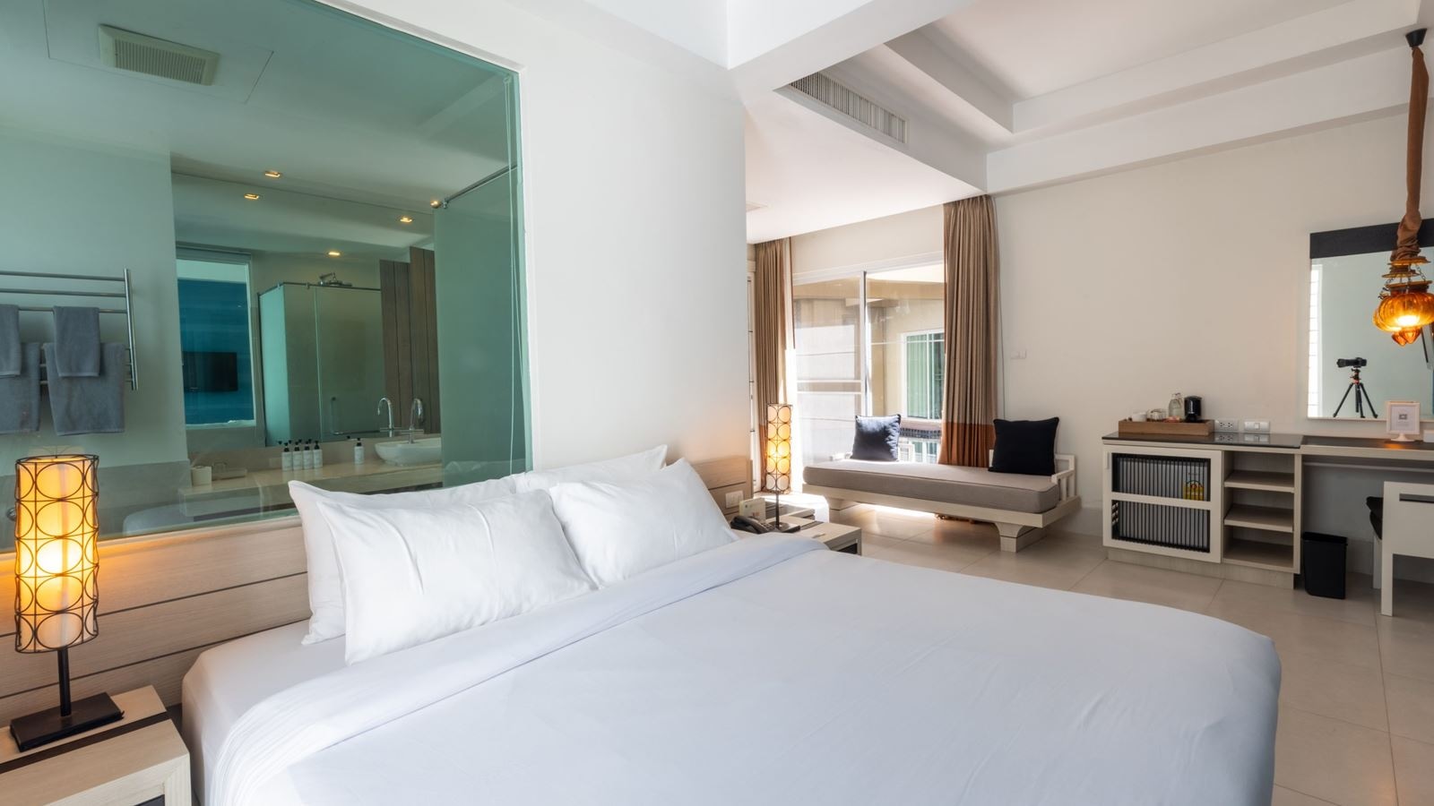 rooms-pool-access-mini-suite