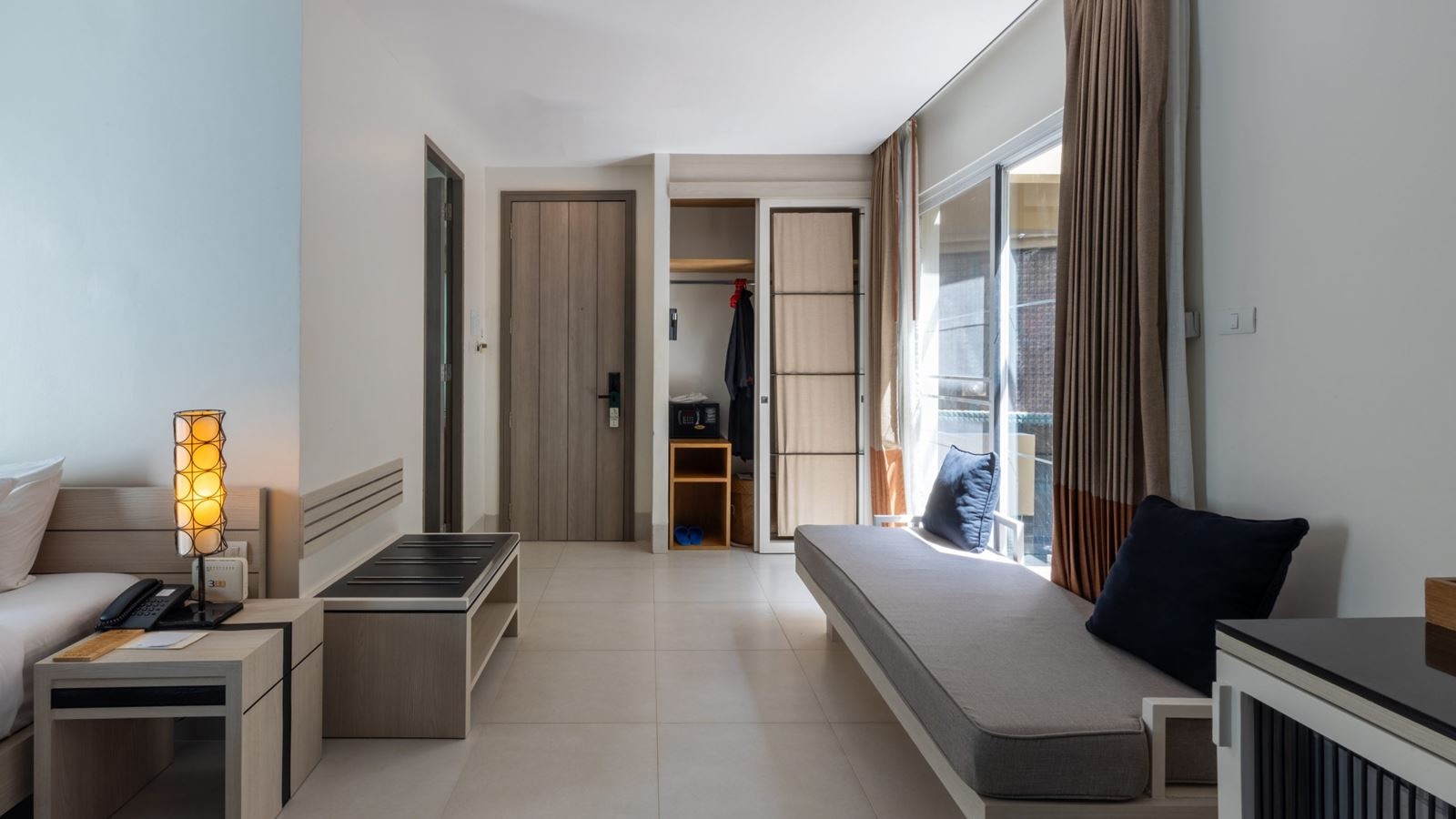 rooms-pool-access-mini-suite